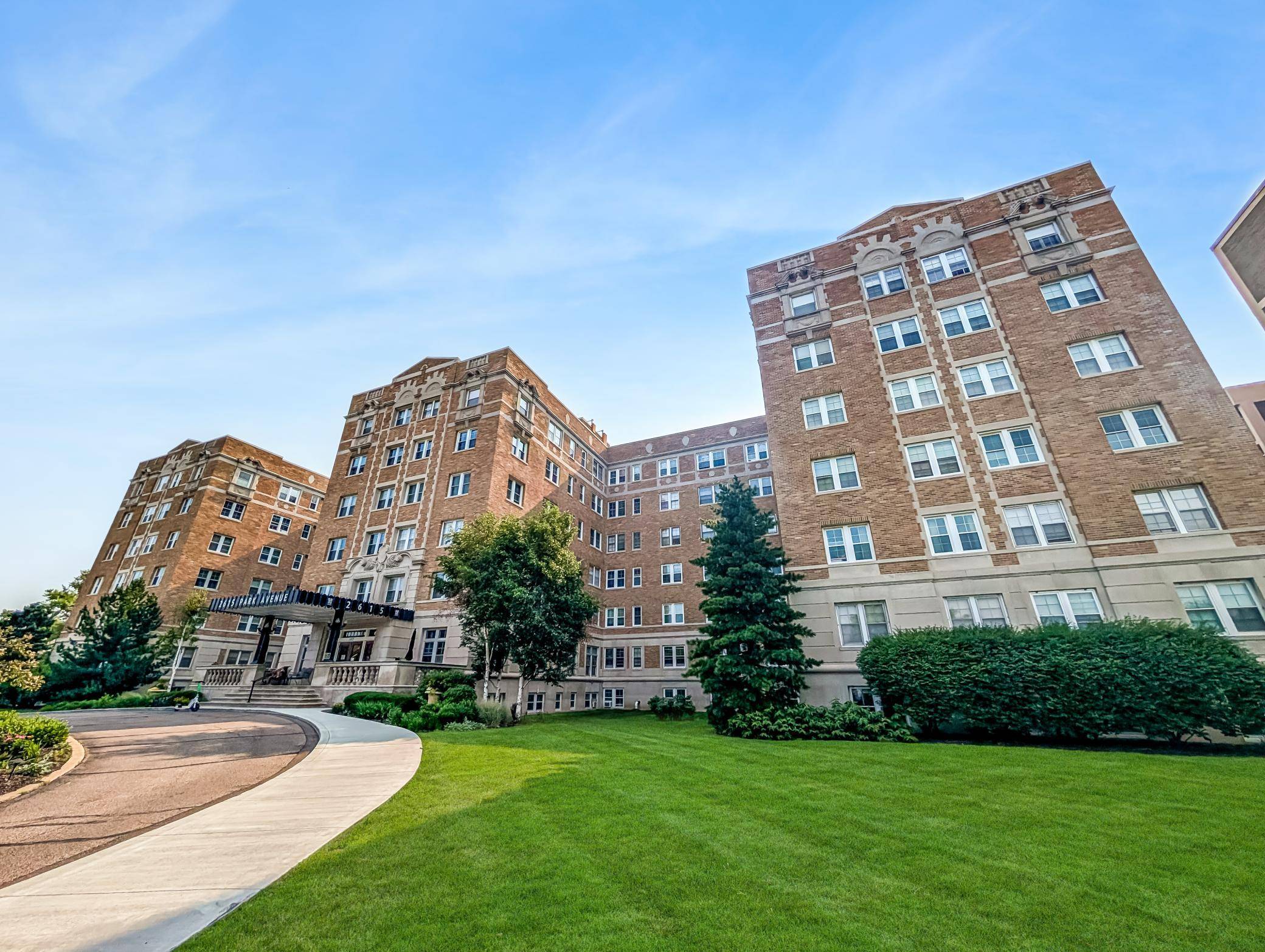 2615 Park AVE #611, Minneapolis, MN 55407