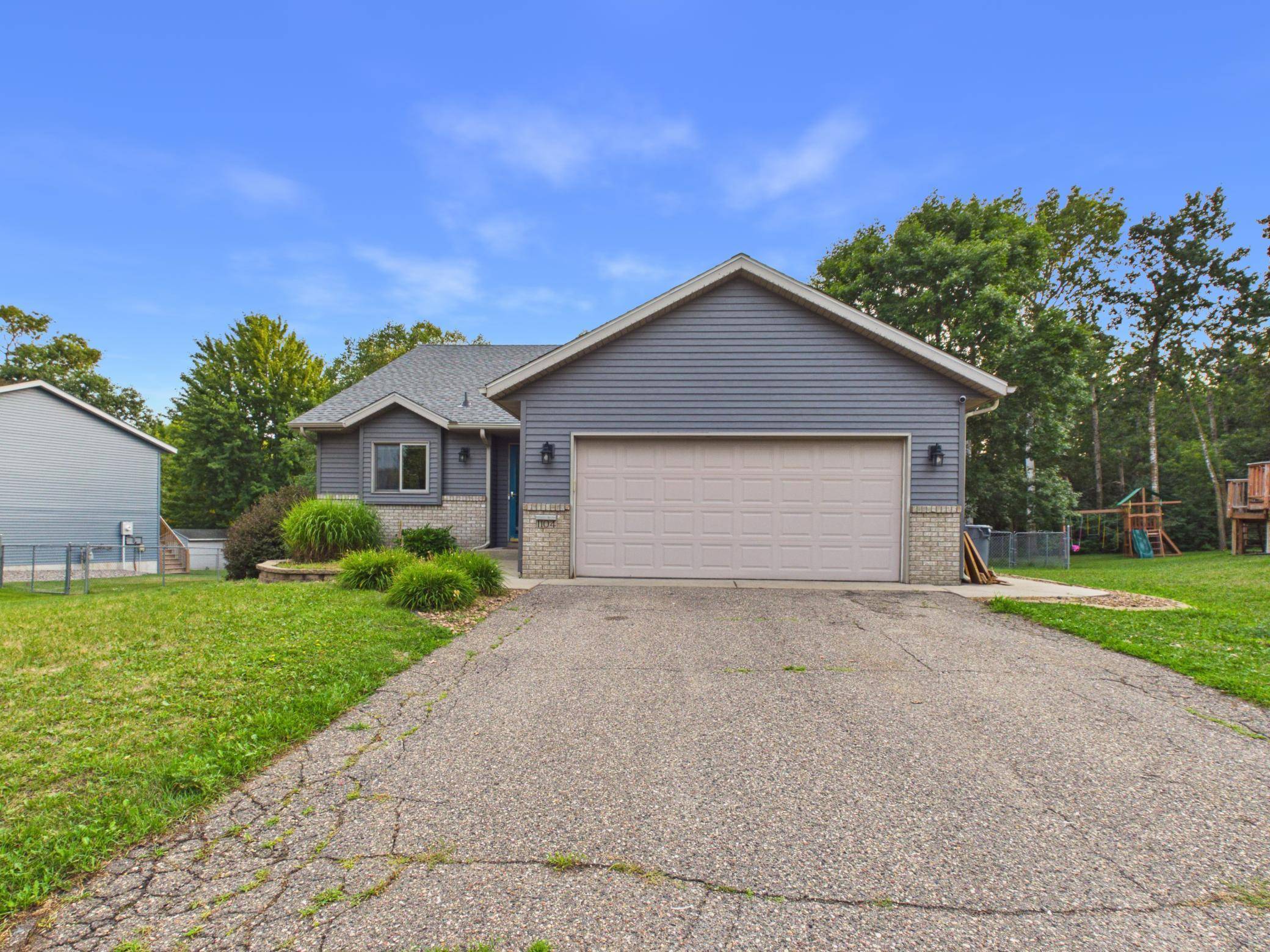 1104 Summit WAY, Sauk Rapids, MN 56379