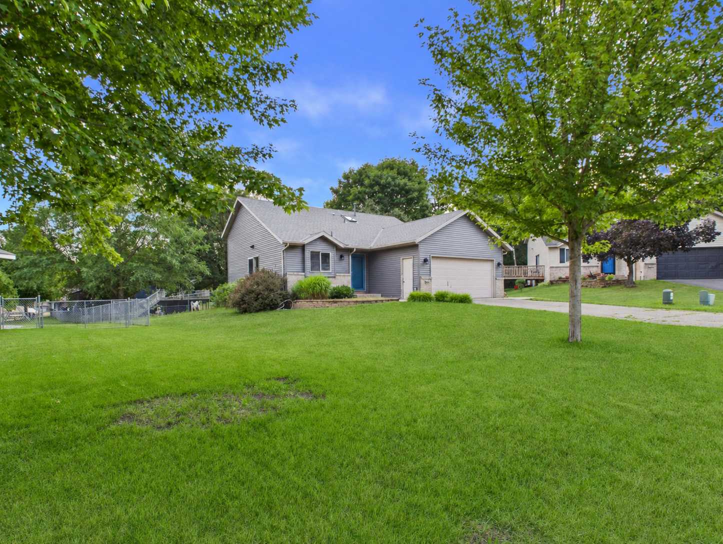 1104 Summit WAY, Sauk Rapids, MN 56379