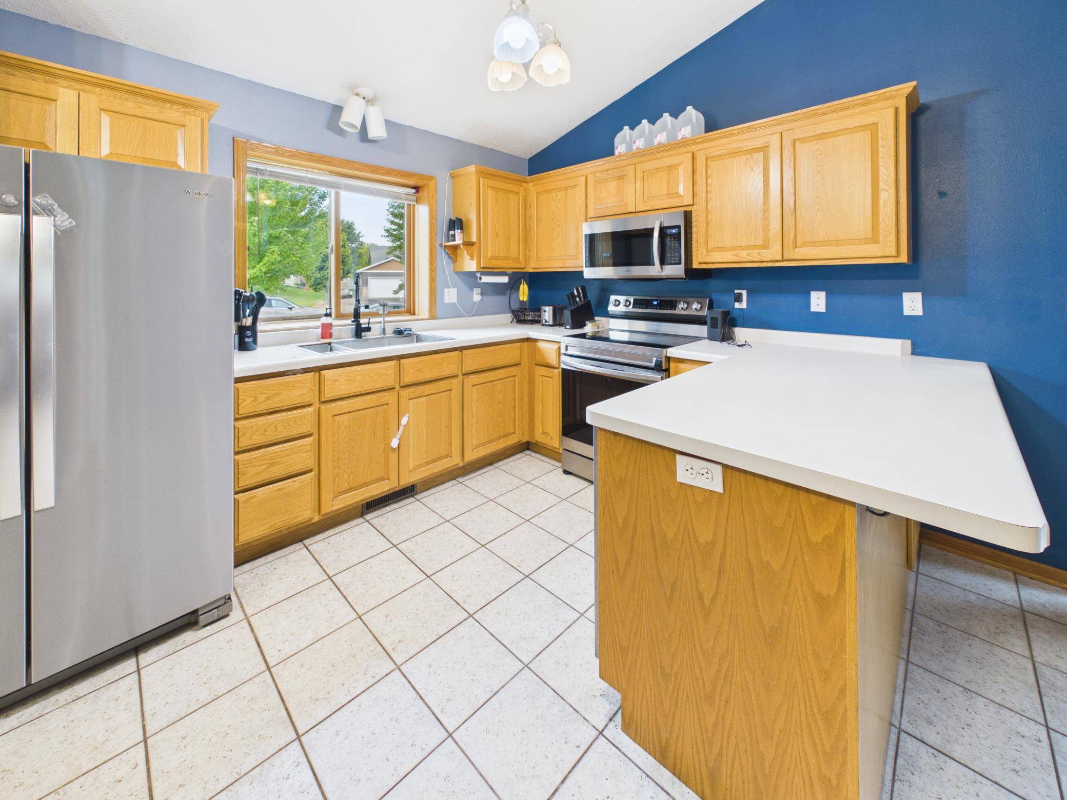 1104 Summit WAY, Sauk Rapids, MN 56379