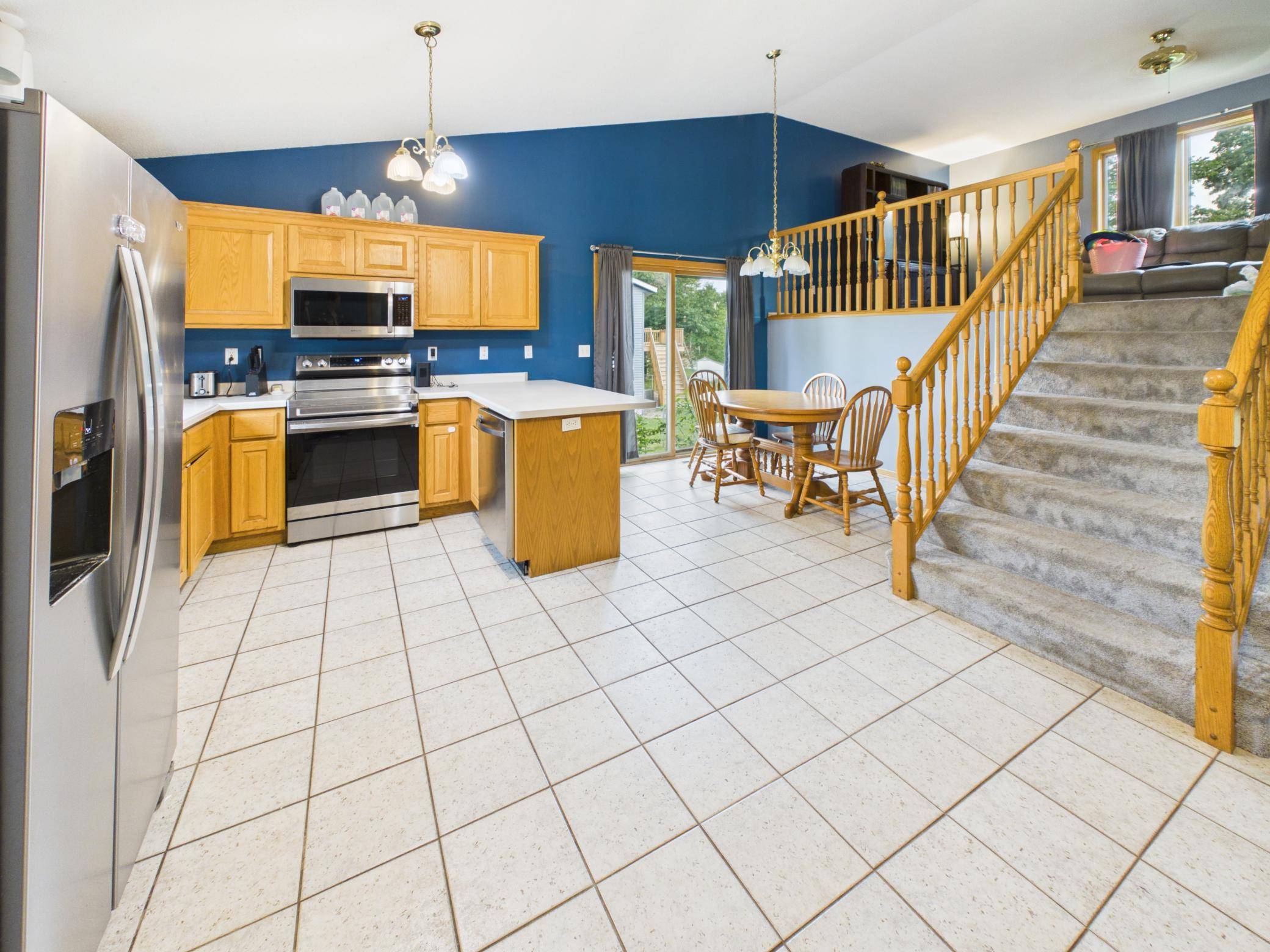 1104 Summit WAY, Sauk Rapids, MN 56379