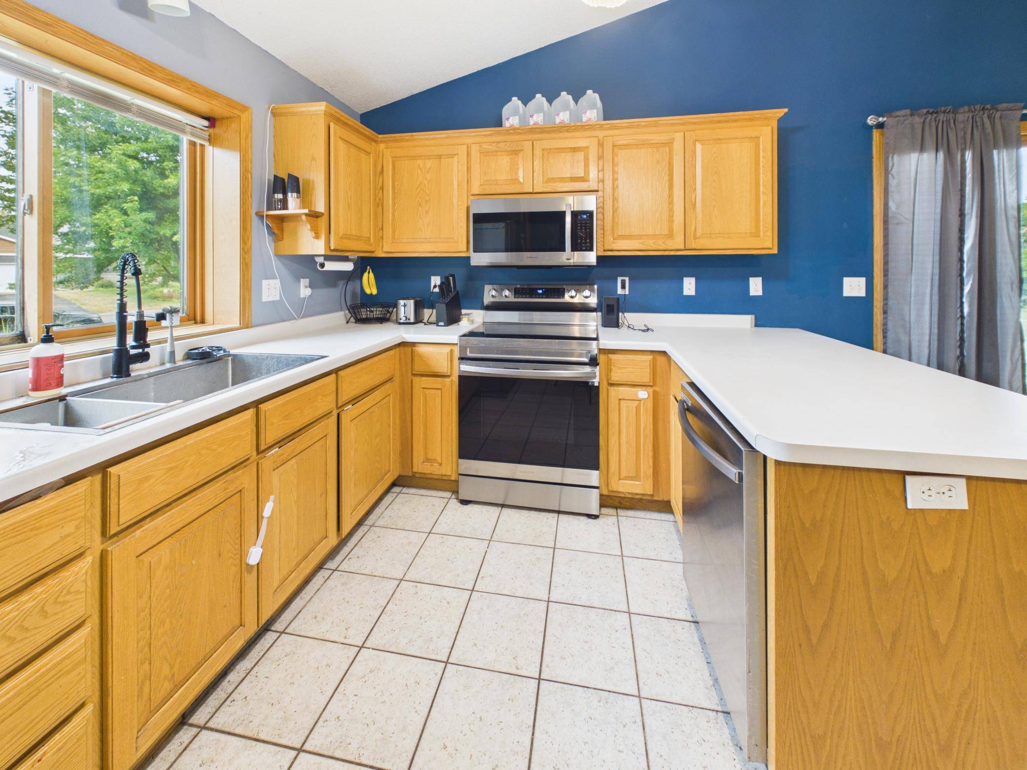 1104 Summit WAY, Sauk Rapids, MN 56379