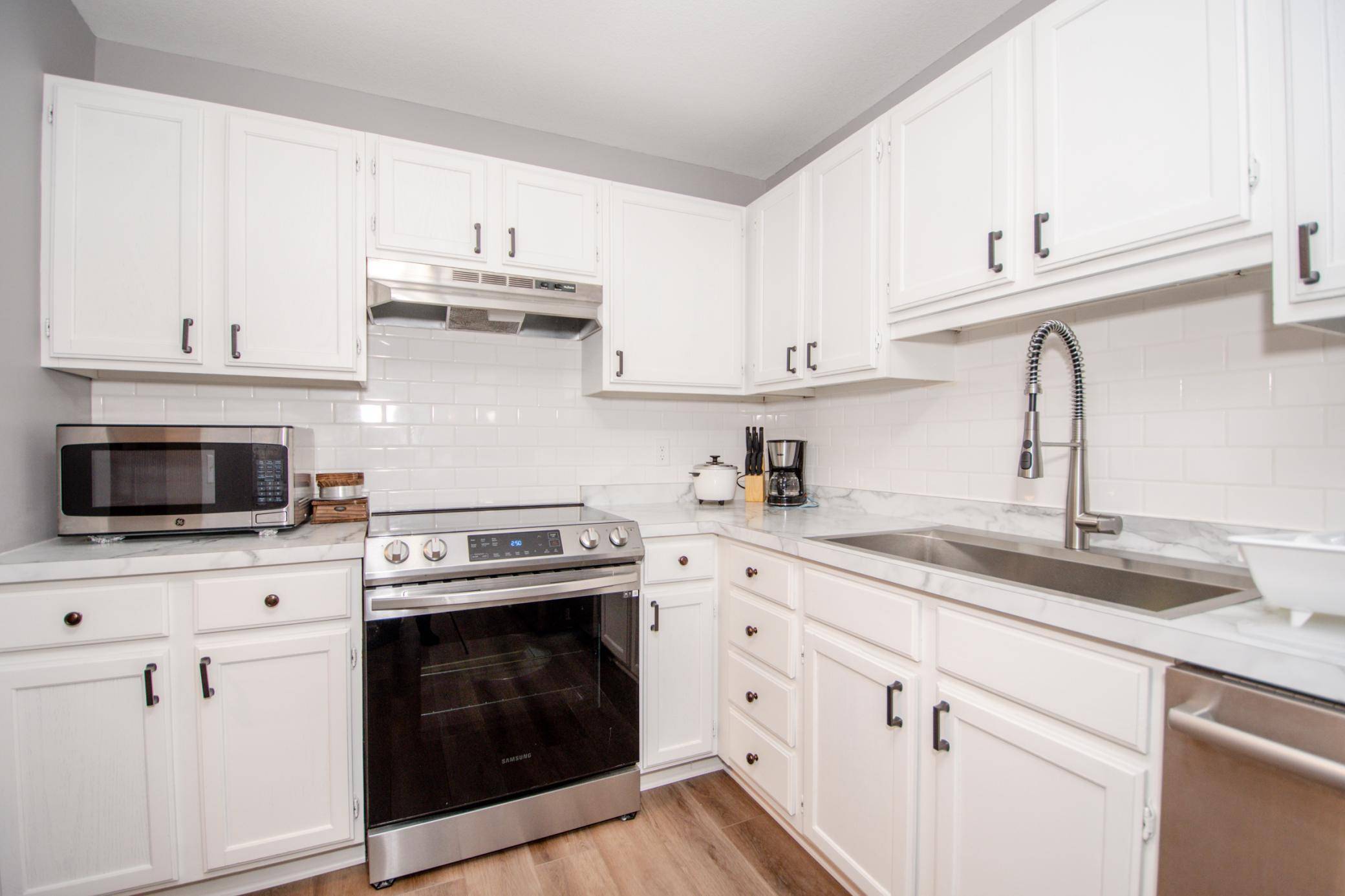 500 County Road B W #113, Roseville, MN 55113