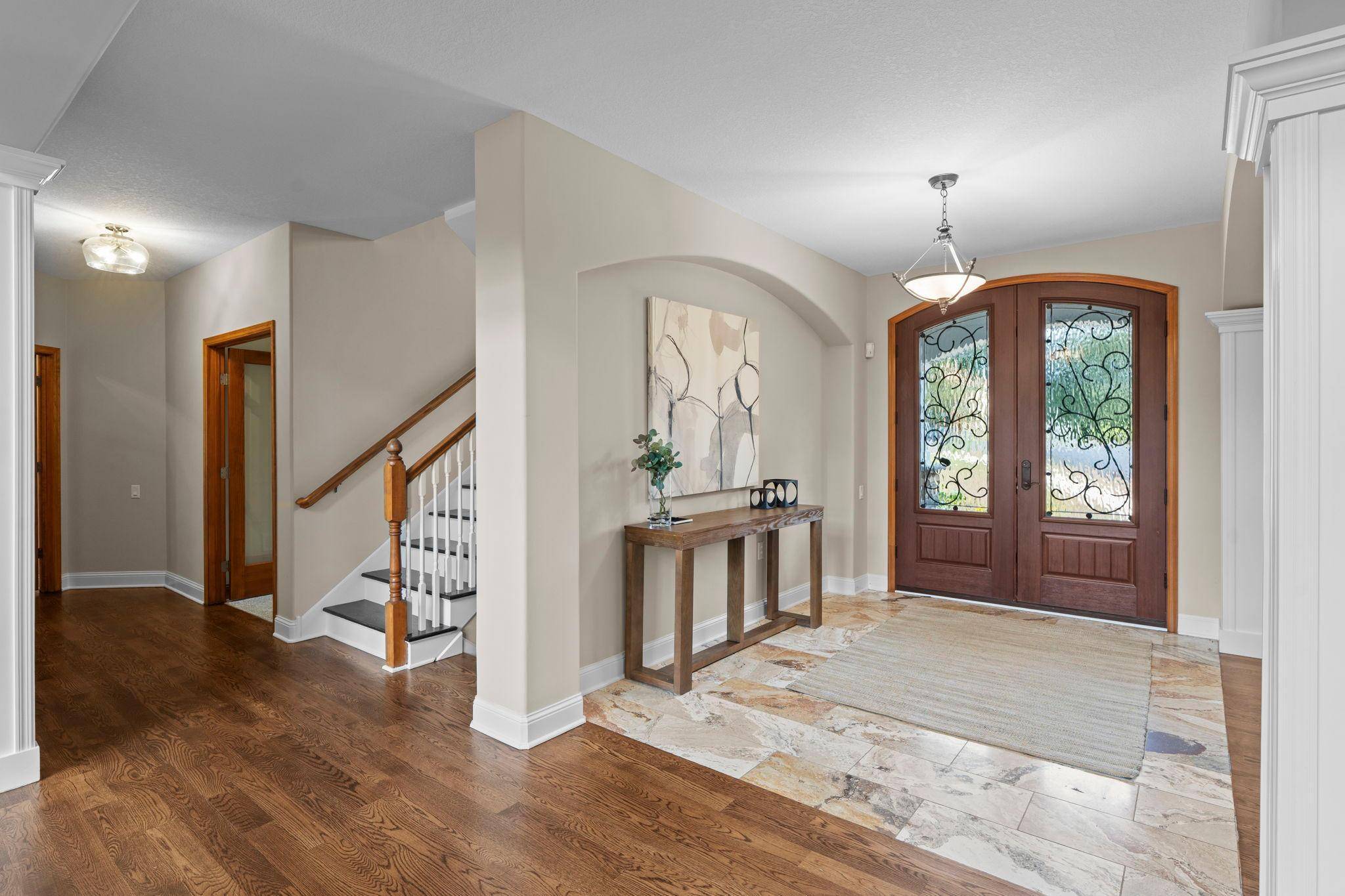 9127 Alger CT, Inver Grove Heights, MN 55077