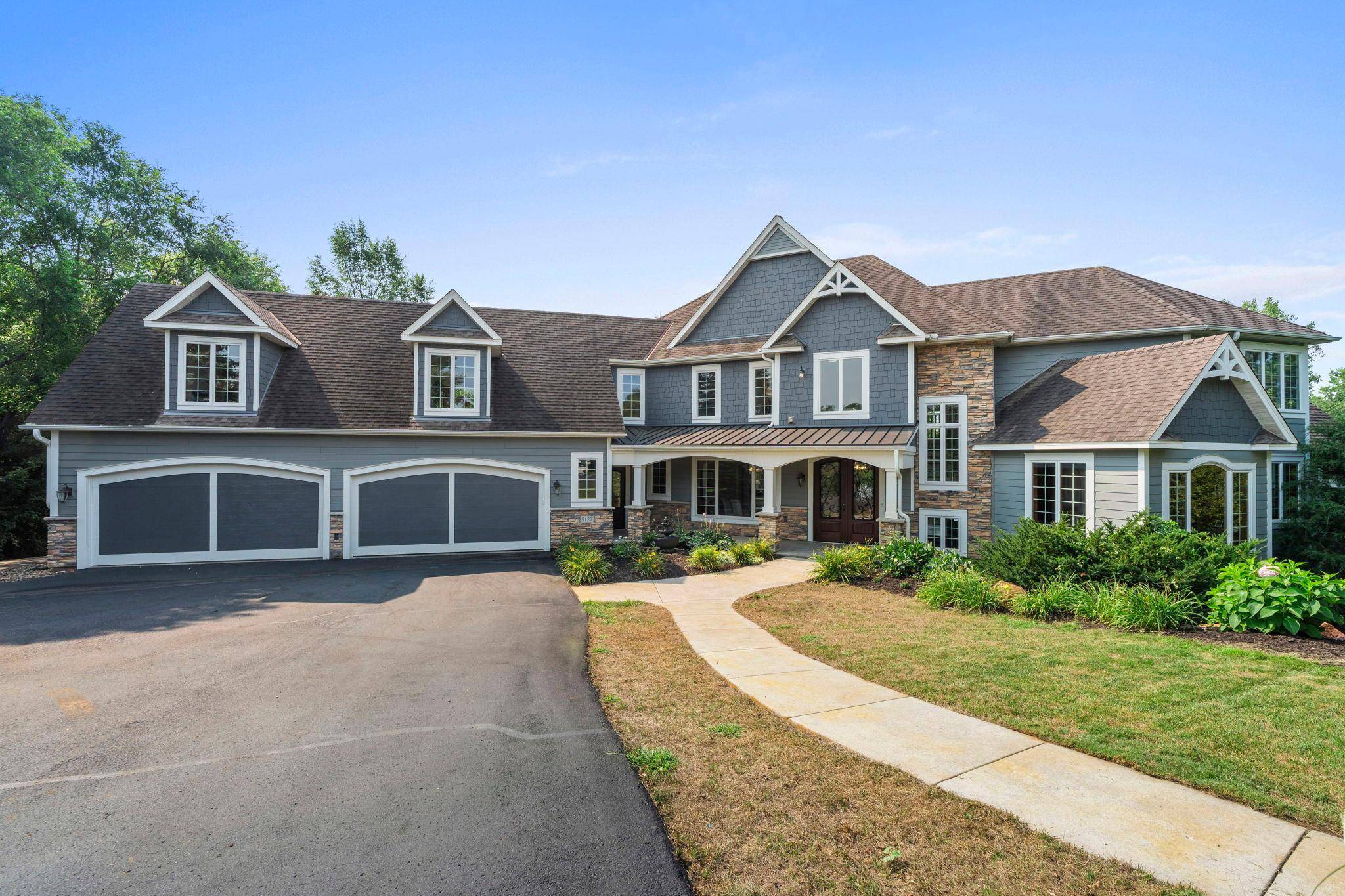 9127 Alger CT, Inver Grove Heights, MN 55077