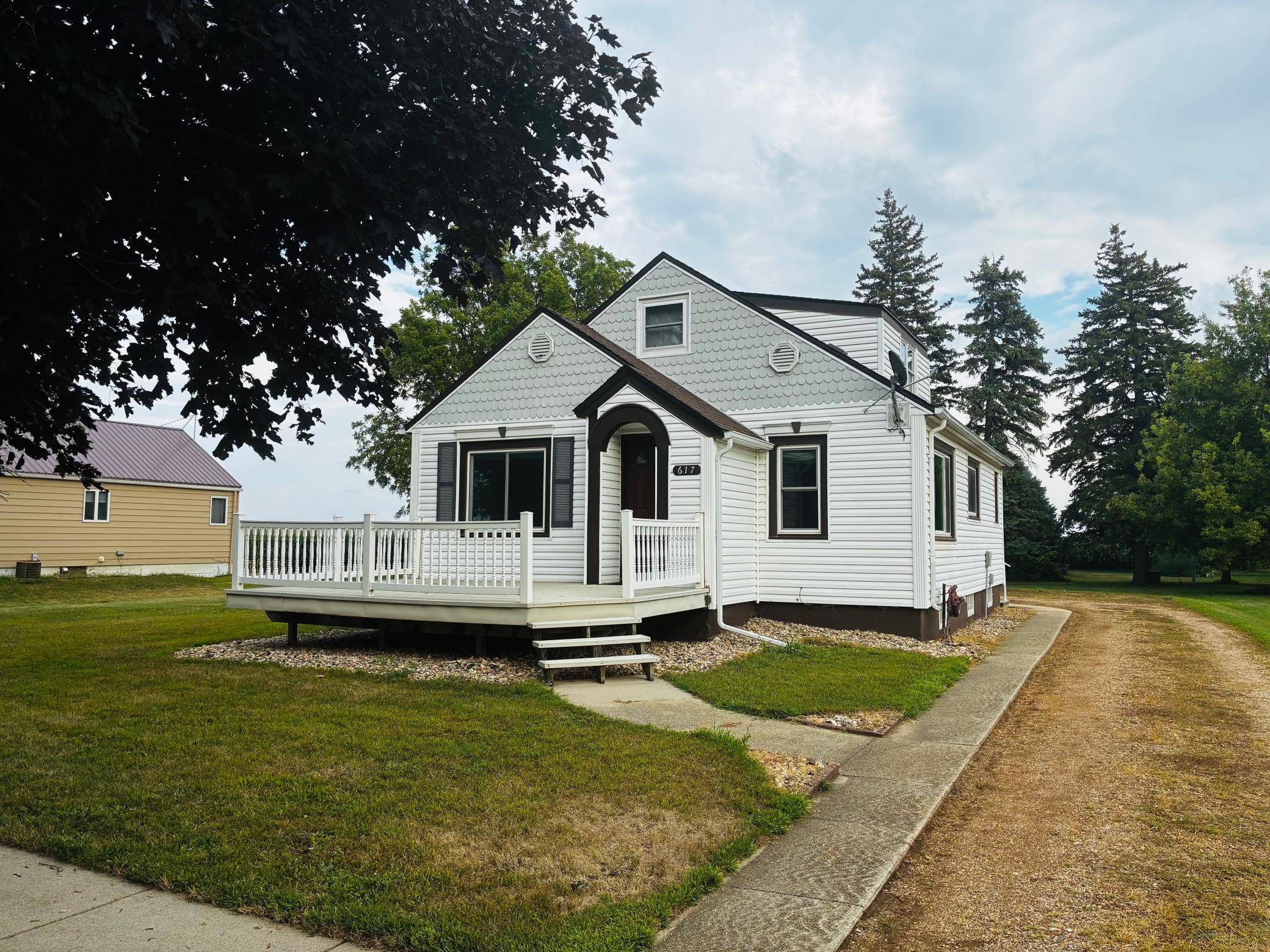 617 3rd AVE, Brewster, MN 56119