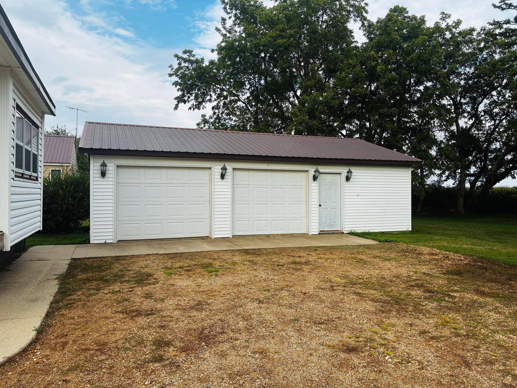 617 3rd AVE, Brewster, MN 56119