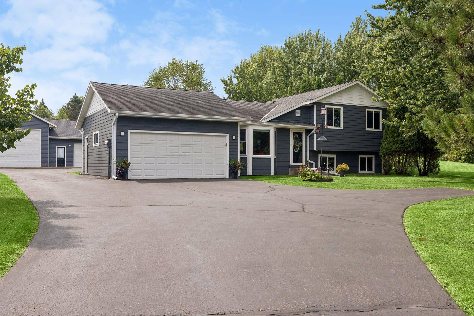 8255 Stillwater BLVD N, Lake Elmo, MN 55042