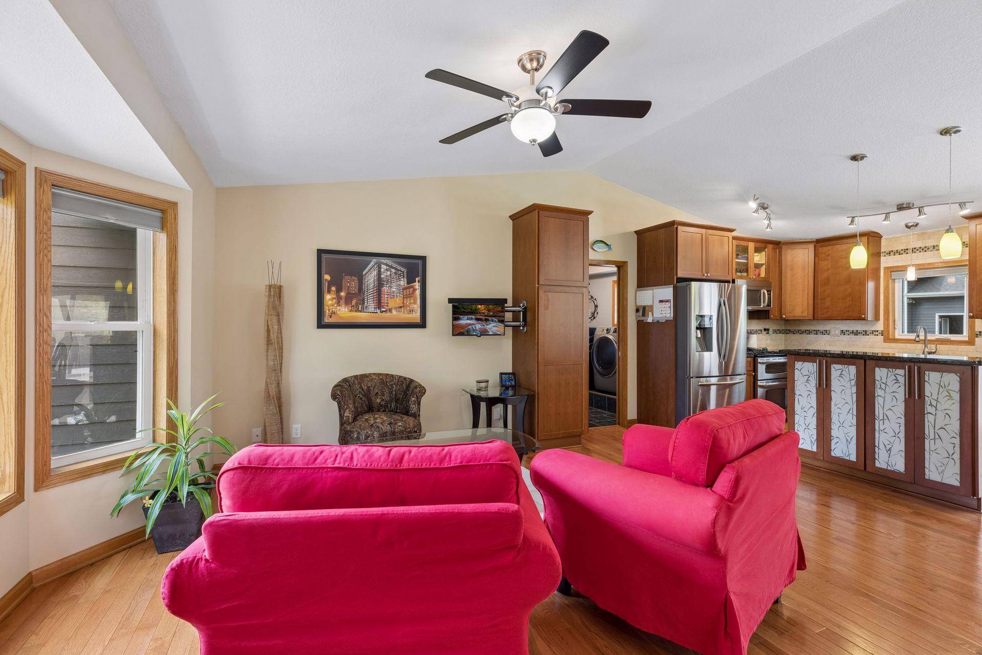 8255 Stillwater BLVD N, Lake Elmo, MN 55042