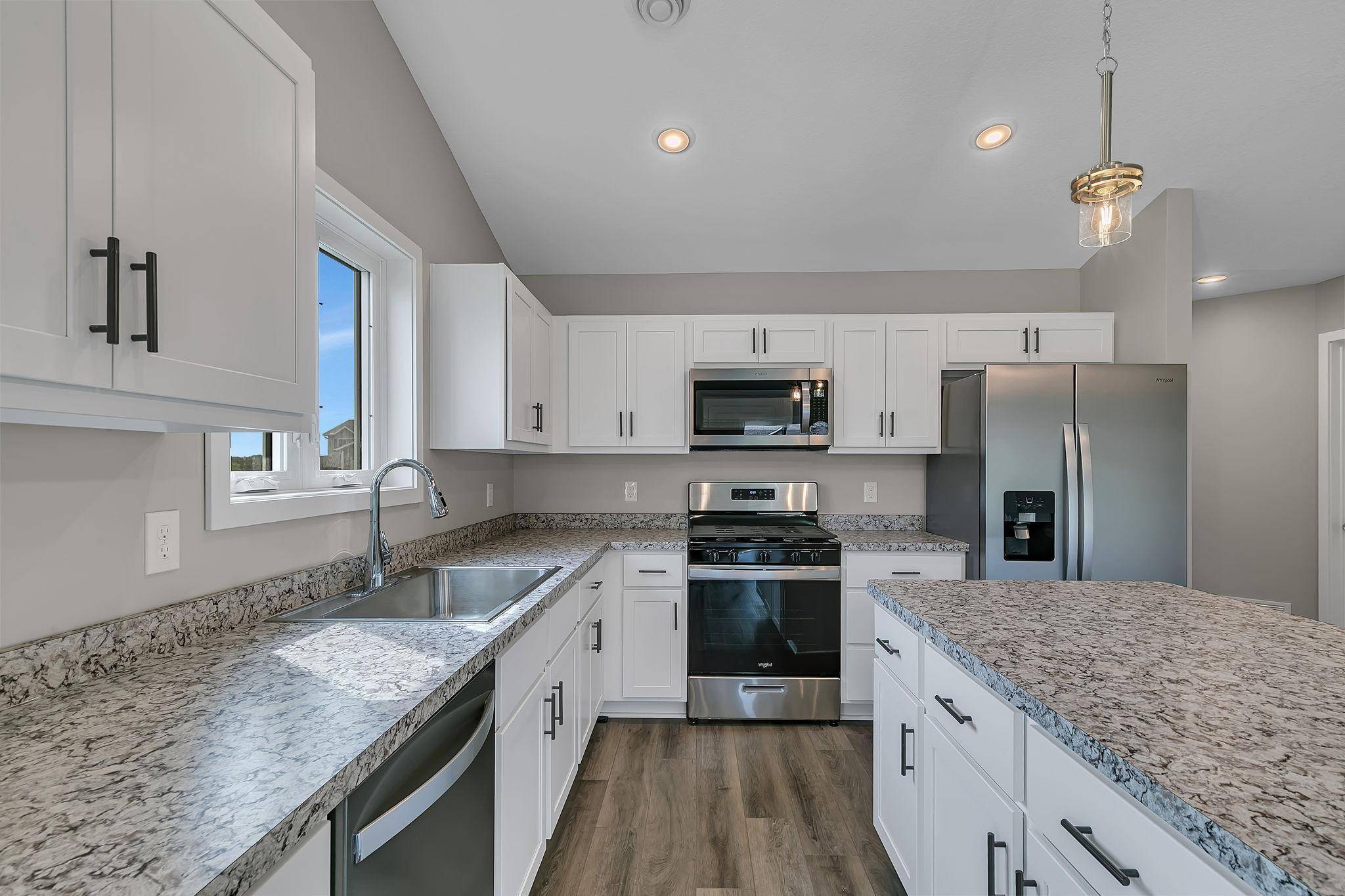 24289 Forest View CIR, Saint Augusta, MN 56301