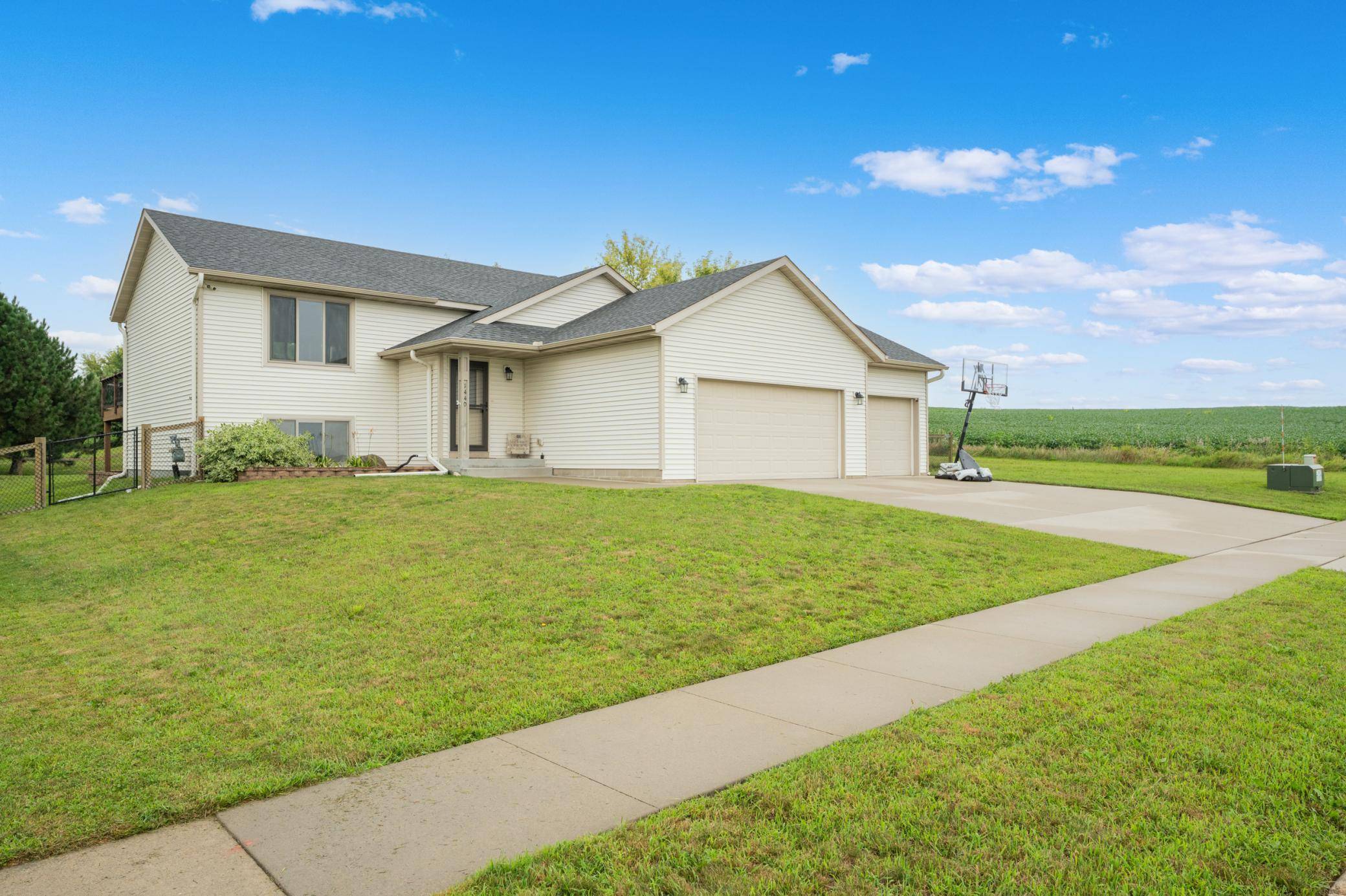 1440 Sun Rise DR NE, Pine Island, MN 55963