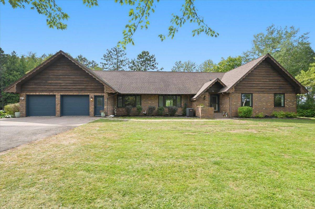 16 Heron DR, Superior, WI 54880