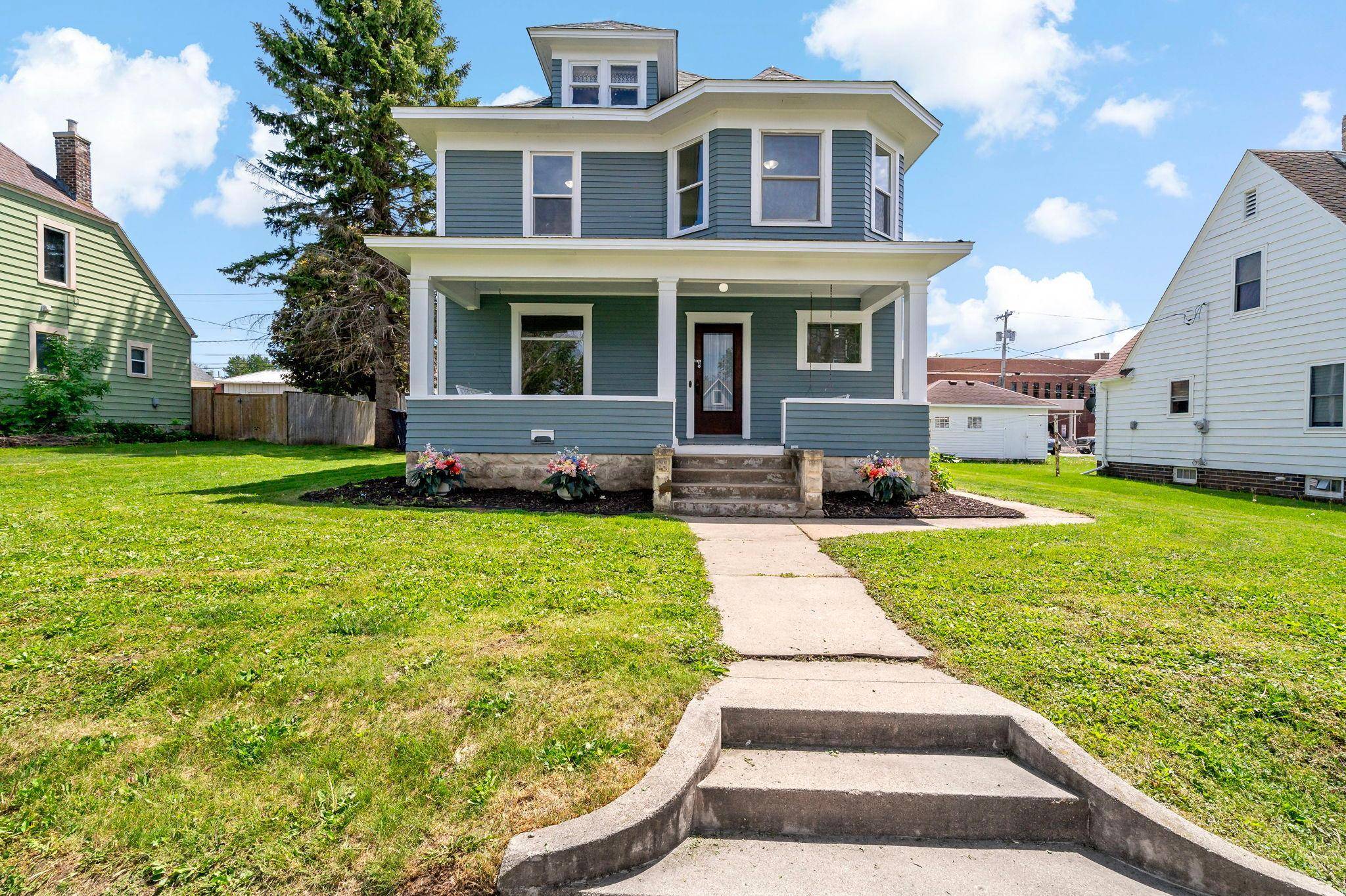 615 1st ST, Kenyon, MN 55946