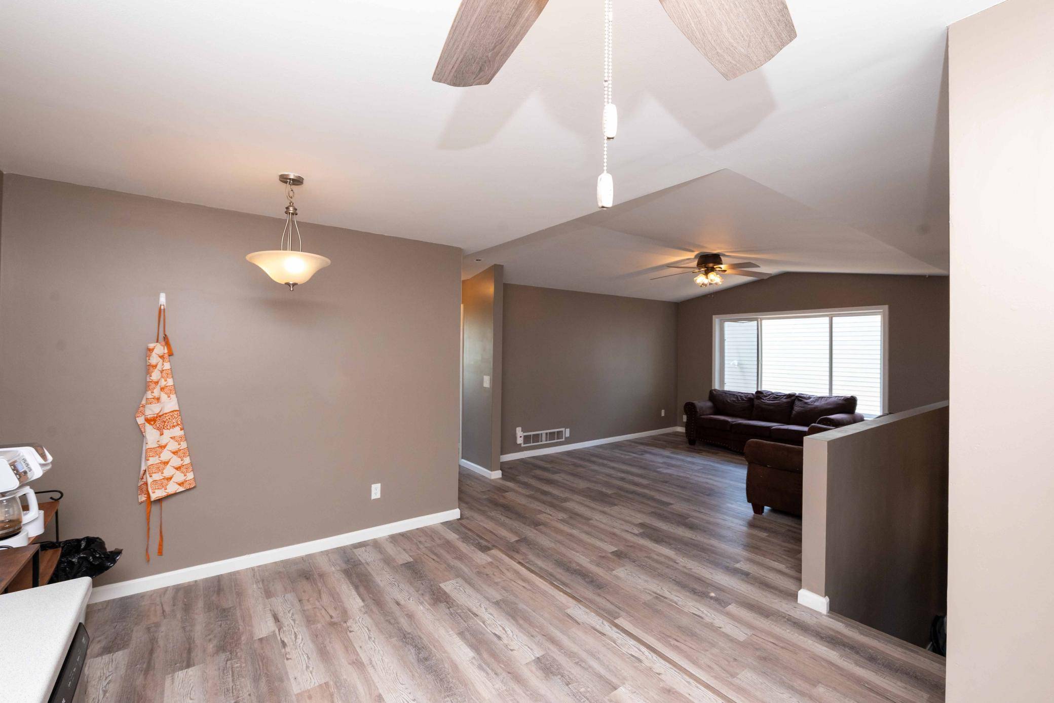 557 Kendall DR, Hastings, MN 55033