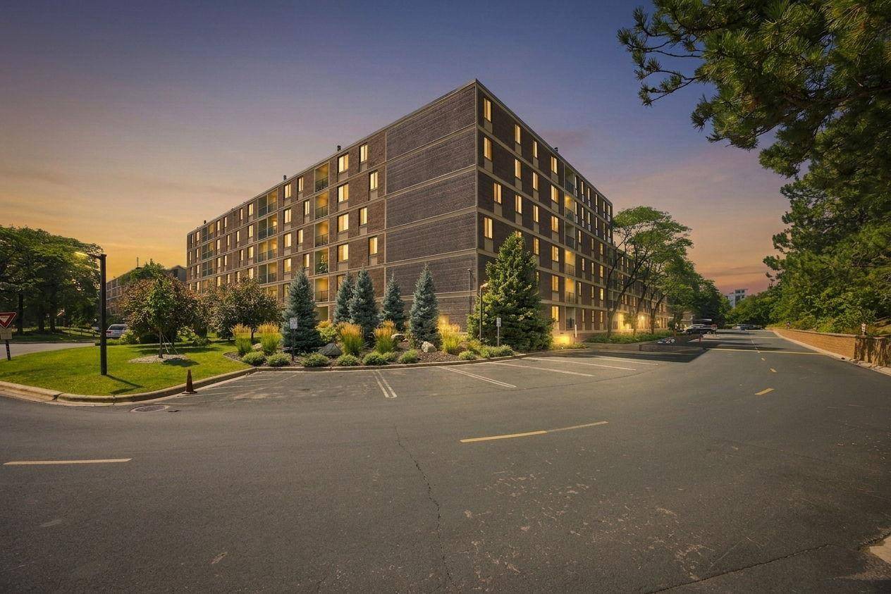 7200 York AVE S #314, Edina, MN 55435