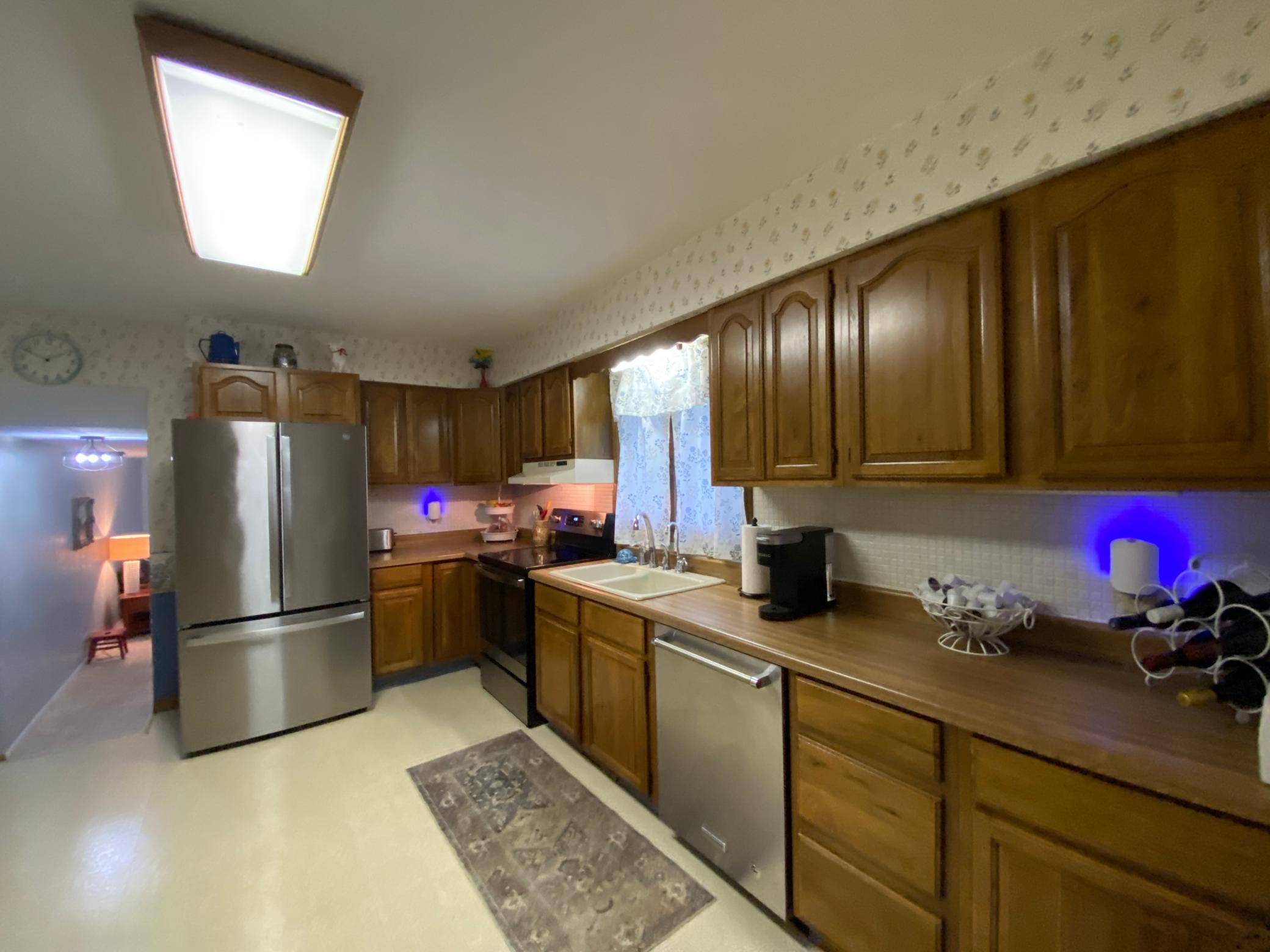 421 Meredith RD, Albert Lea, MN 56007