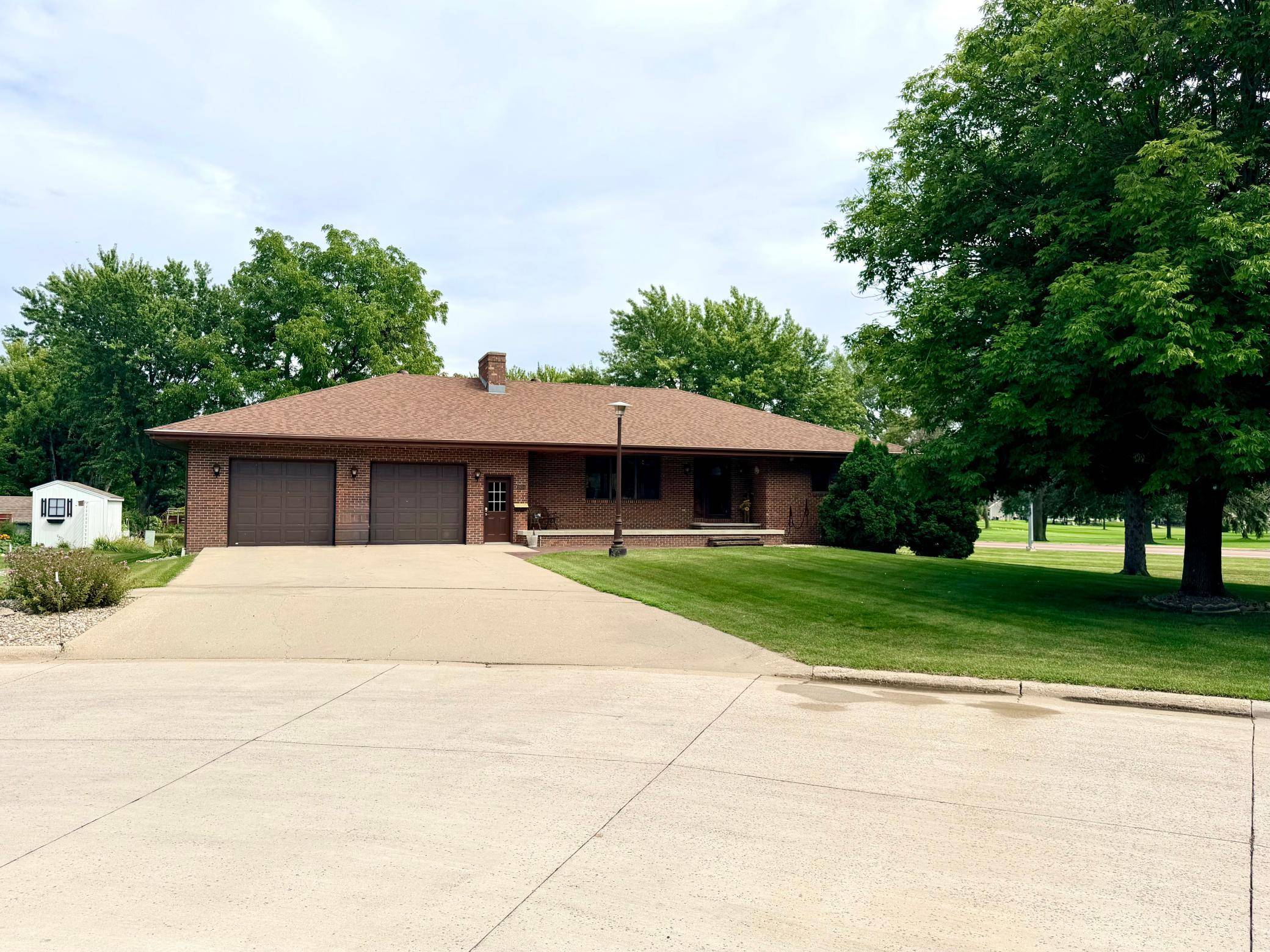 1604 Birchwood PL, Worthington, MN 56187