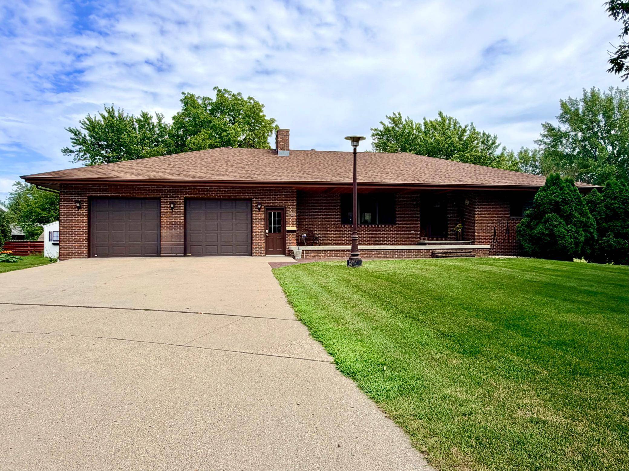 1604 Birchwood PL, Worthington, MN 56187