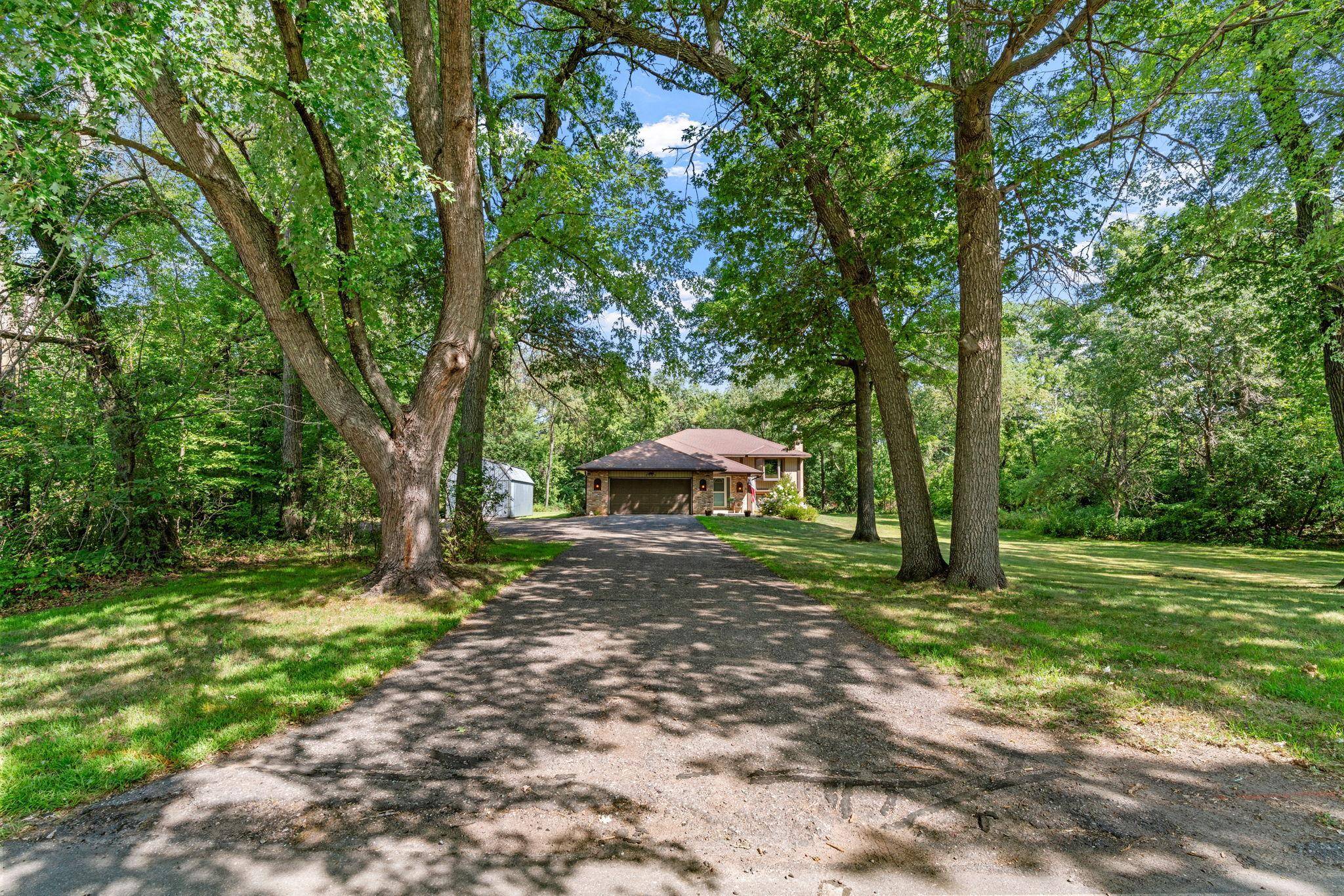 2753 225th LN NE, East Bethel, MN 55011