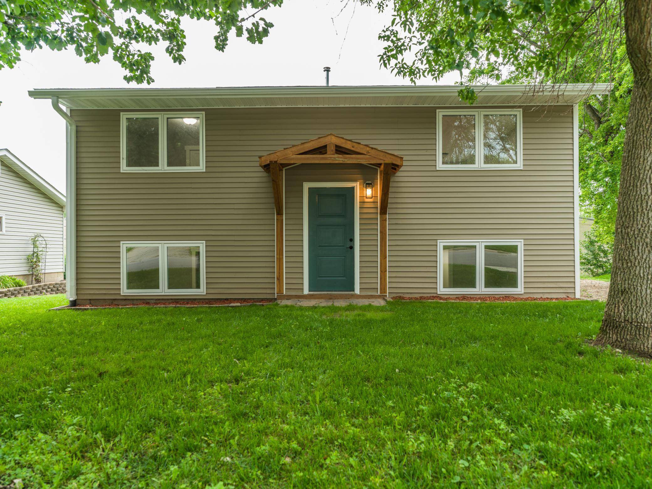 1208 Crestview RD, Albert Lea, MN 56007
