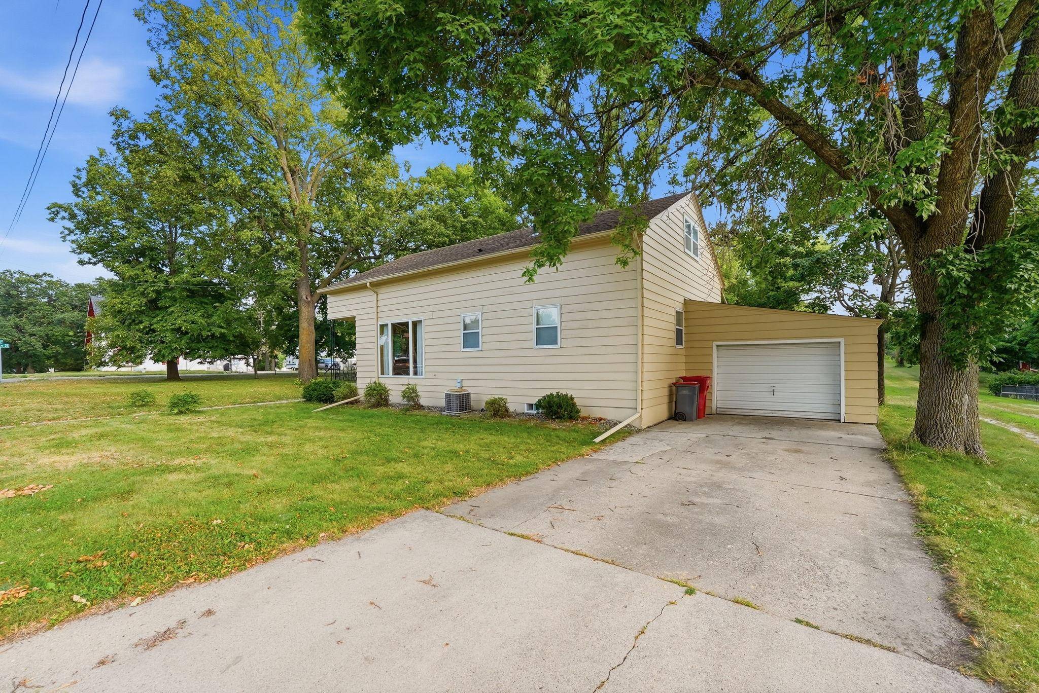 1018 8th AVE E, Alexandria, MN 56308