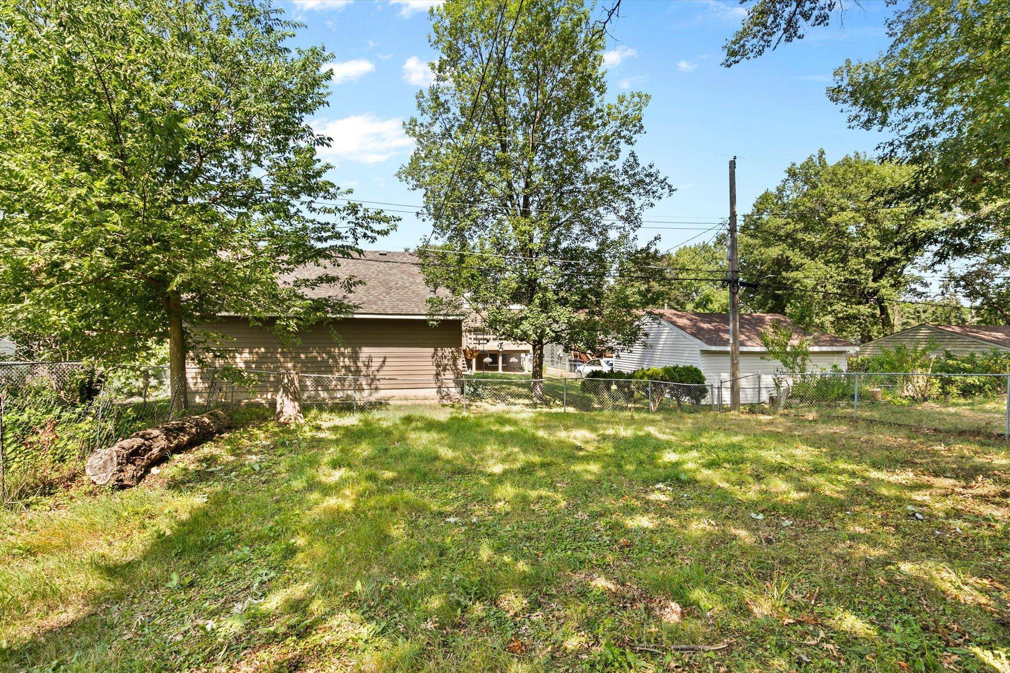 677 California AVE E, Saint Paul, MN 55106