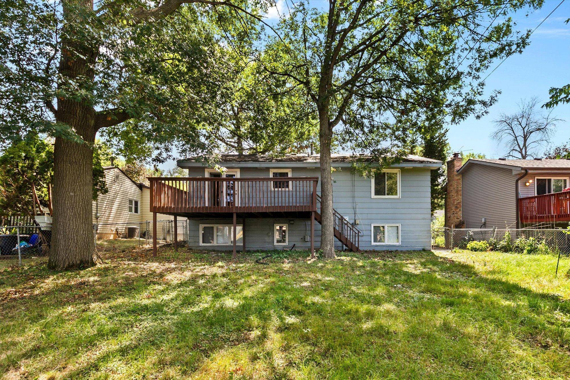 677 California AVE E, Saint Paul, MN 55106