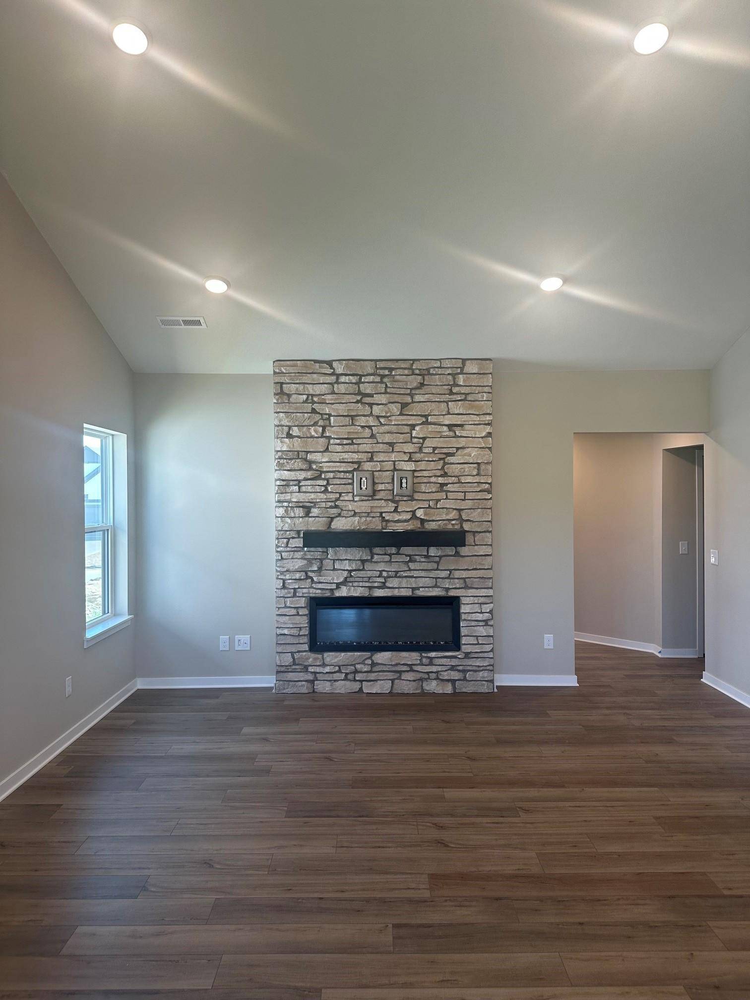 8805 63rd ST S, Cottage Grove, MN 55016