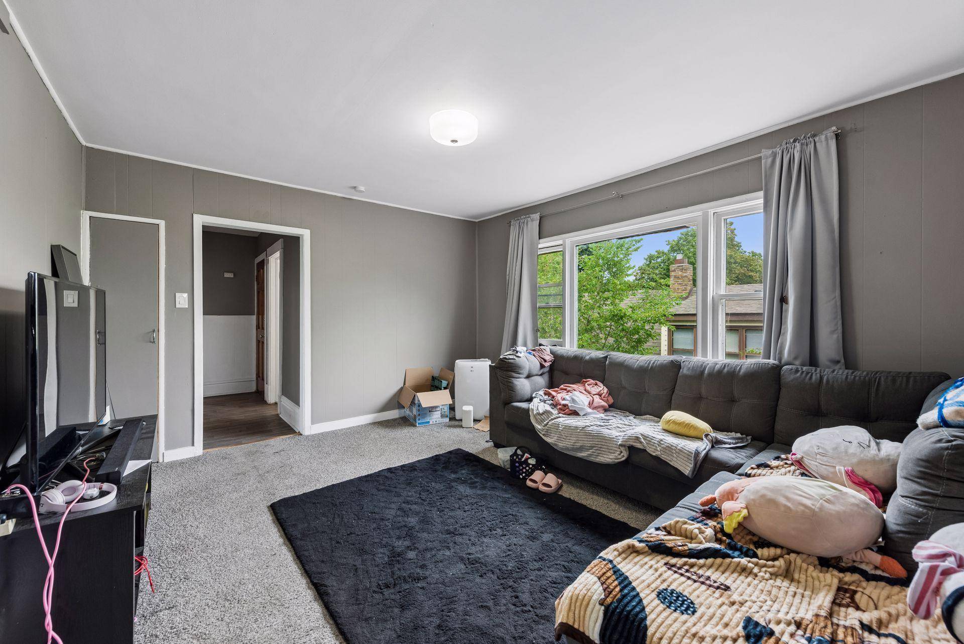 243 Park ST W, South Saint Paul, MN 55075