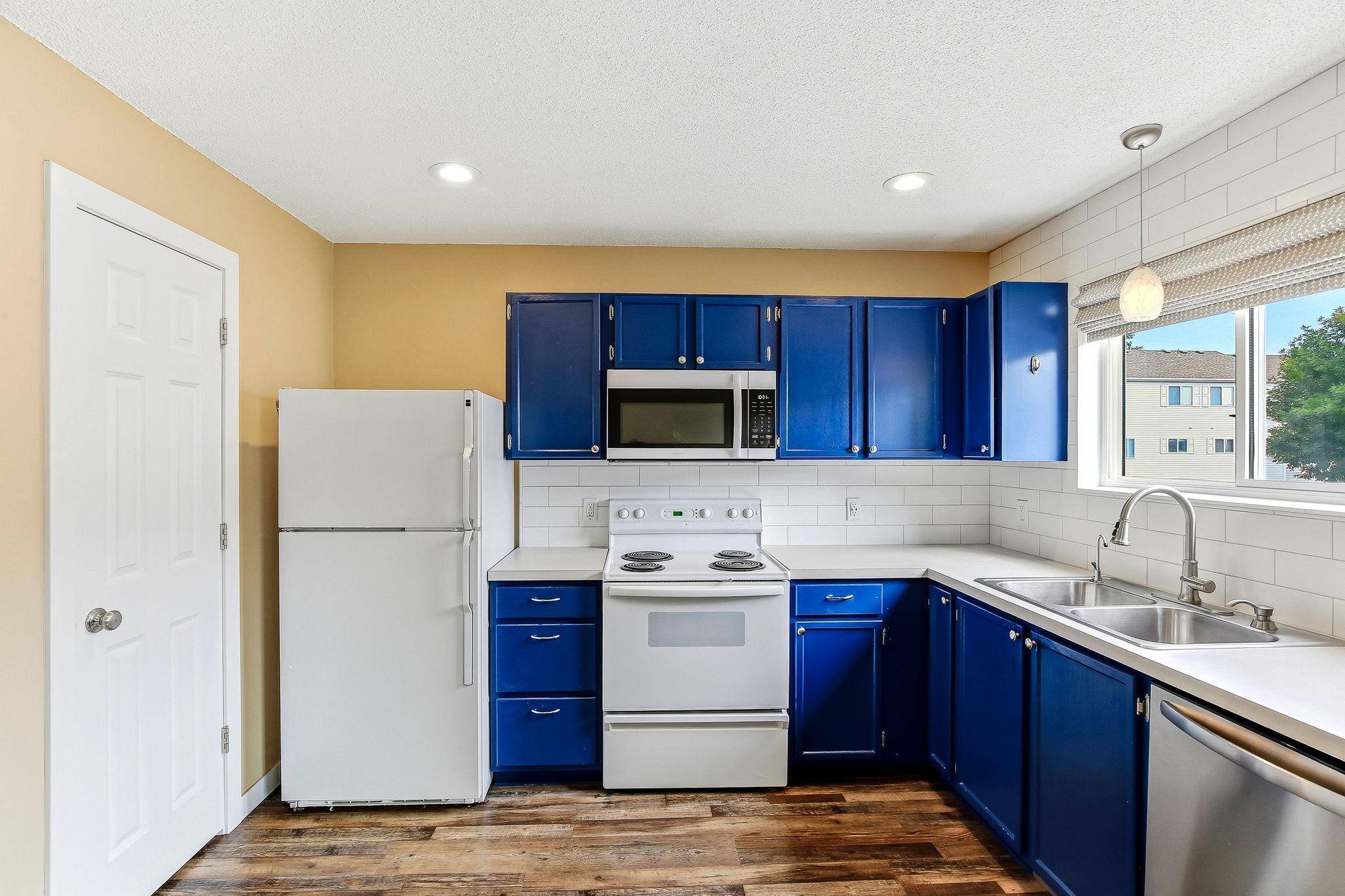 9118 Scarlet Globe DR, Eden Prairie, MN 55347