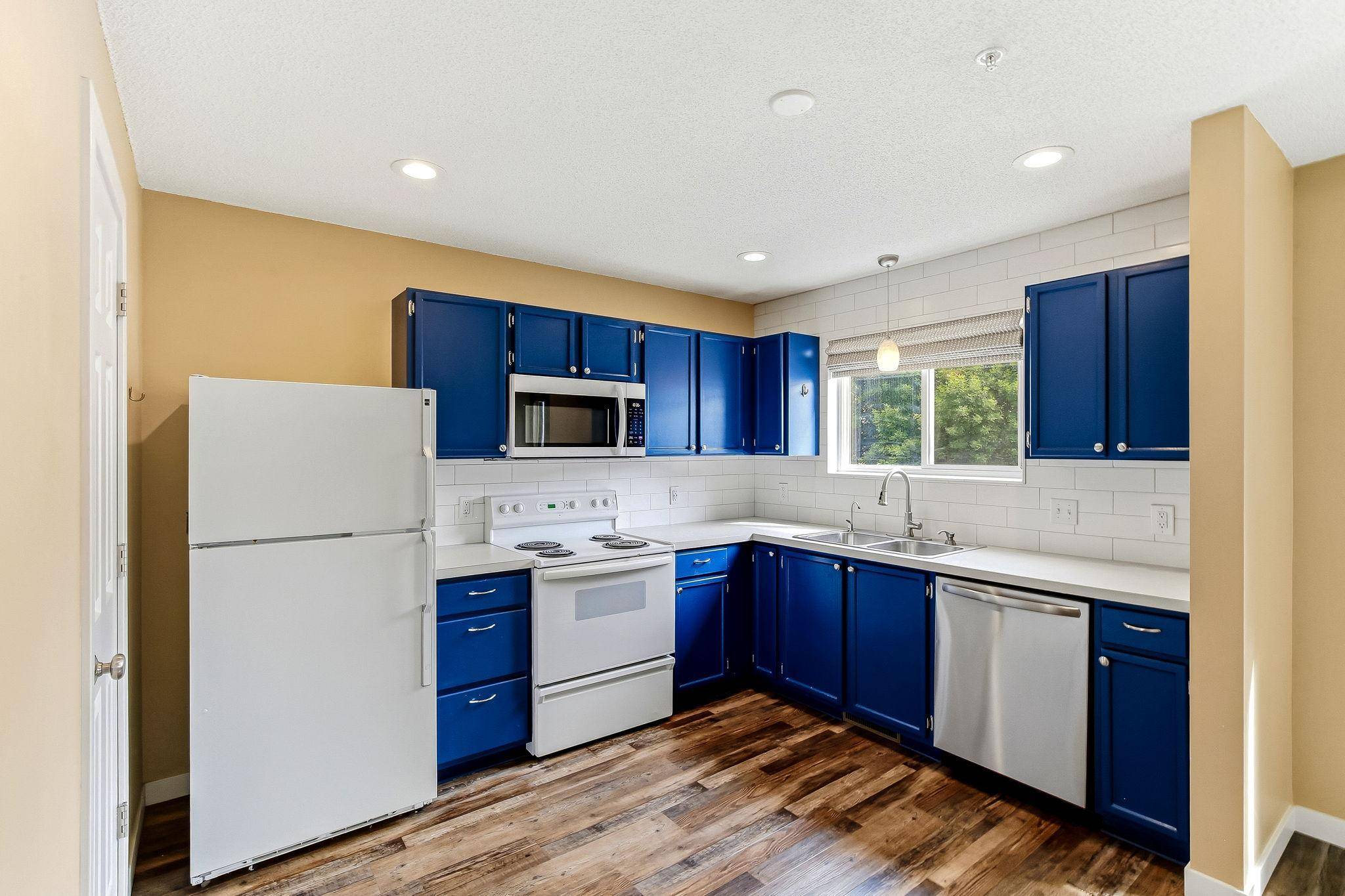 9118 Scarlet Globe DR, Eden Prairie, MN 55347