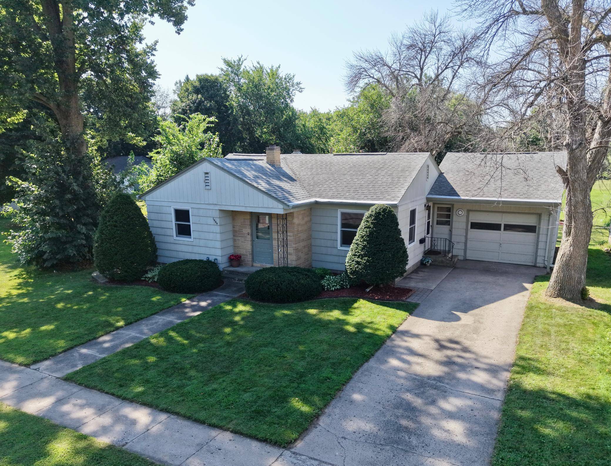 1008 Boxelder ST, Mountain Lake, MN 56159