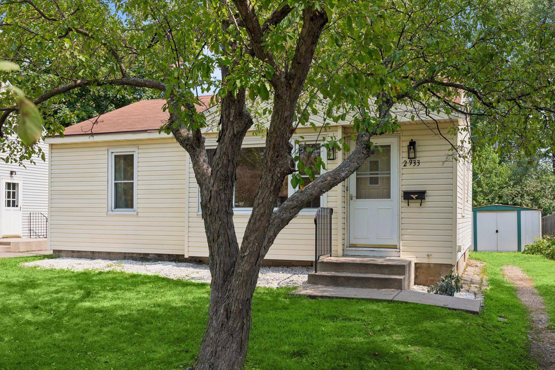 2933 Hillsboro AVE S, Saint Louis Park, MN 55426