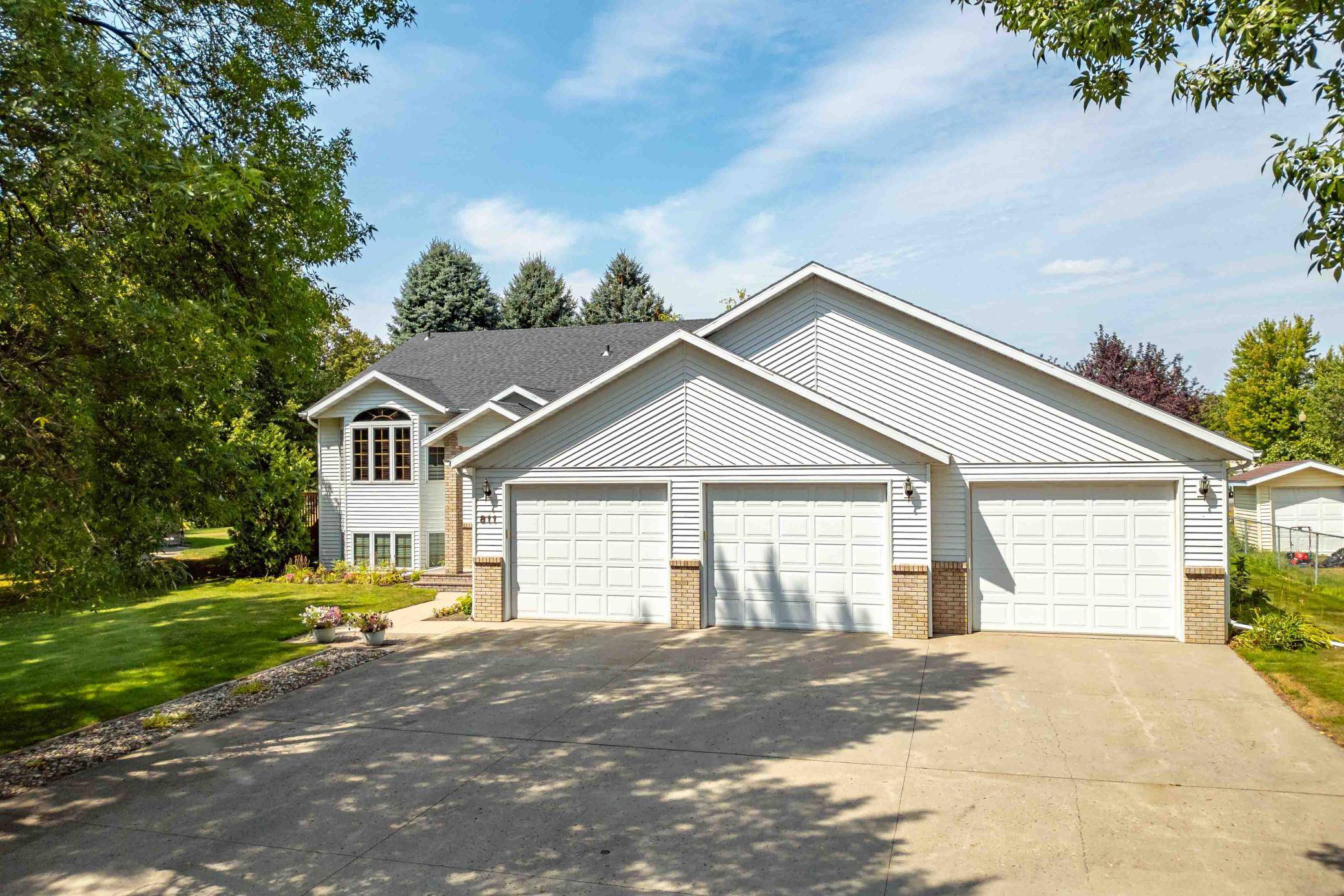 811 4th AVE NE, Barnesville, MN 56514