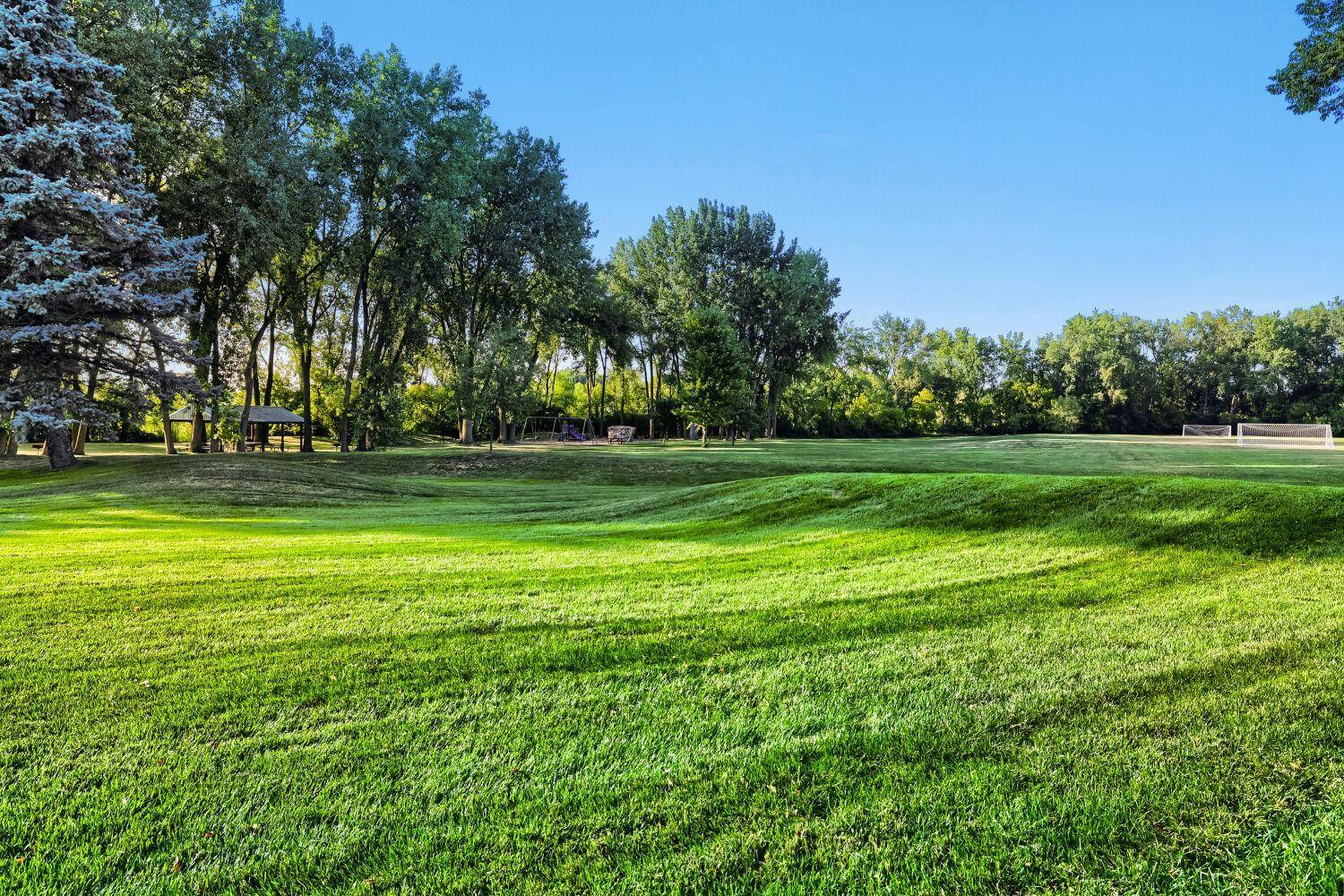 4190 White Bear Pkwy #1207, White Bear Lake, MN 55110