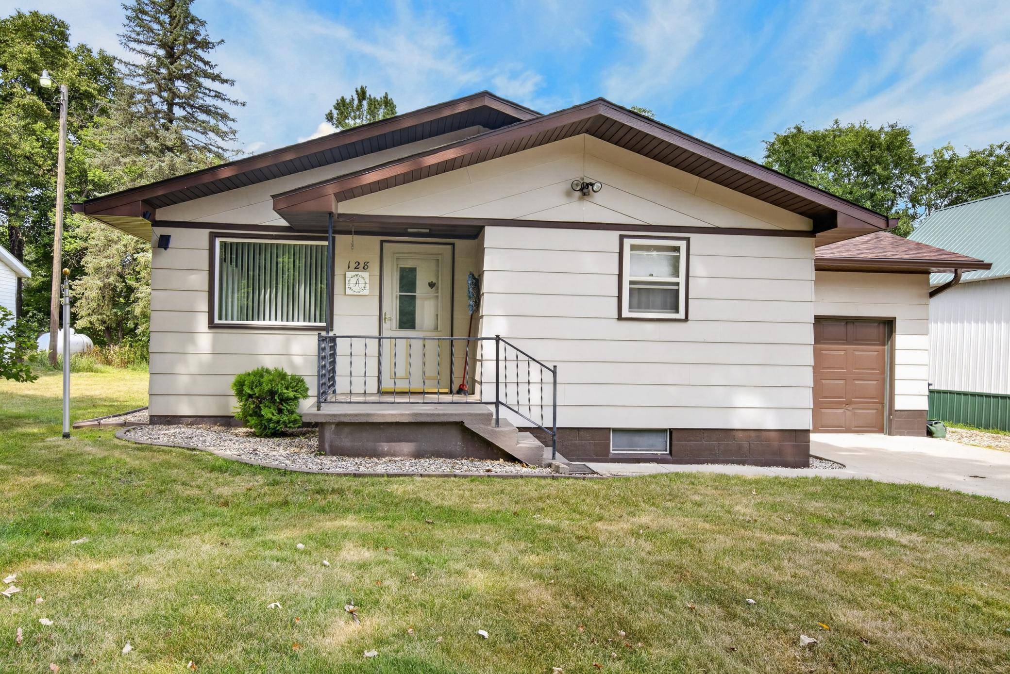128 Bluff ST, Fort Ransom, ND 58033
