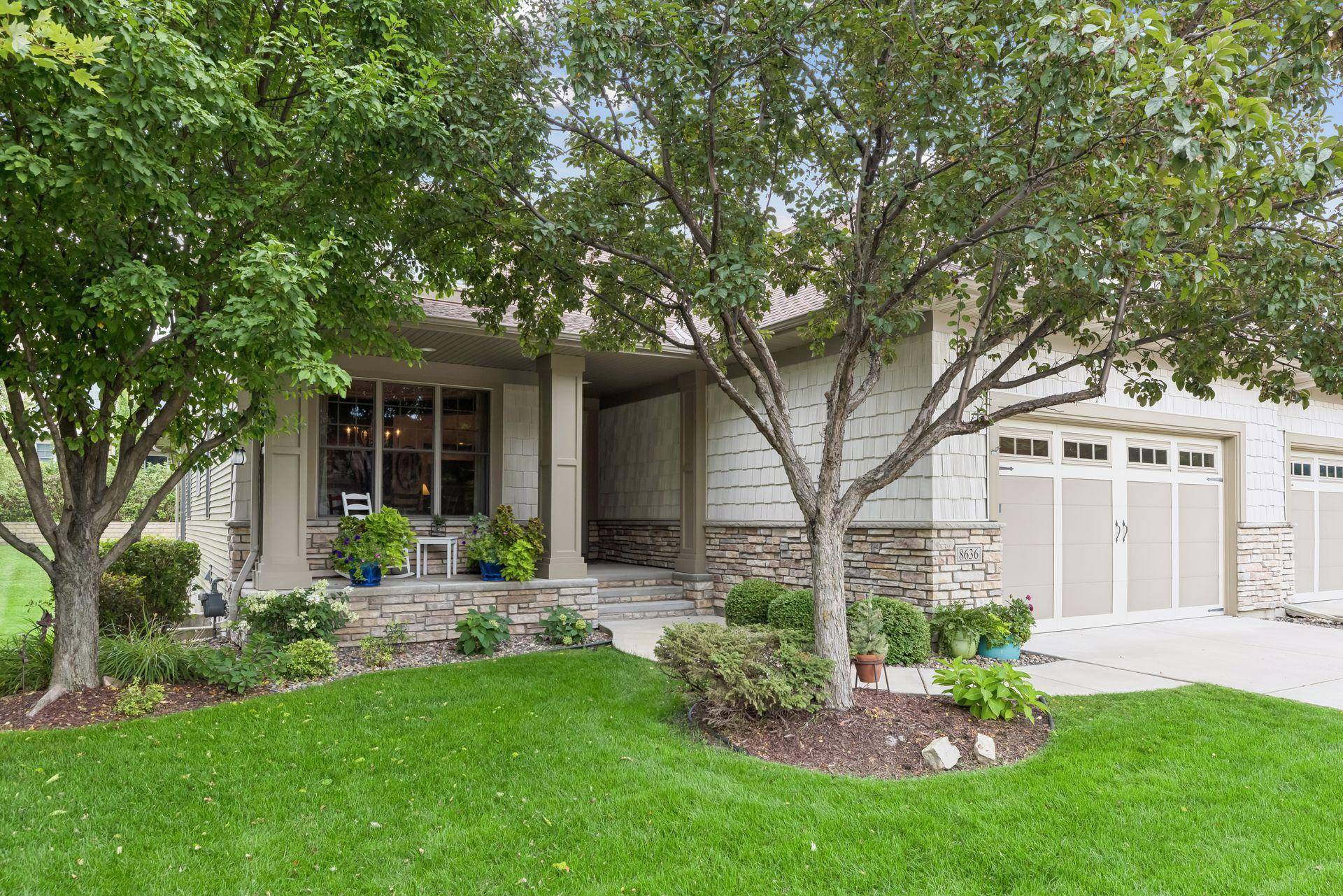 8636 Lake Riley DR, Chanhassen, MN 55317