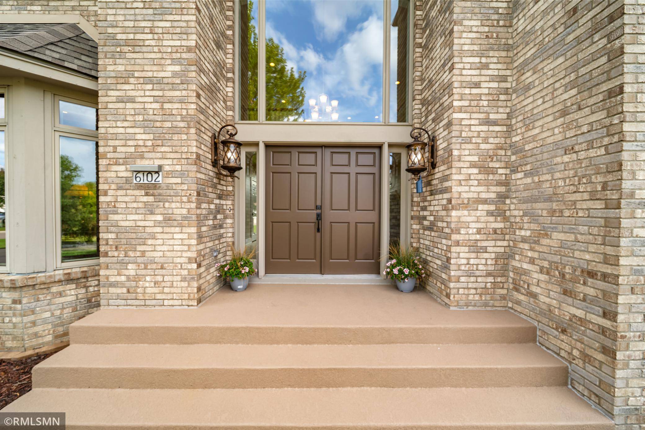 6102 Creek Ridge CT, Minnetonka, MN 55345