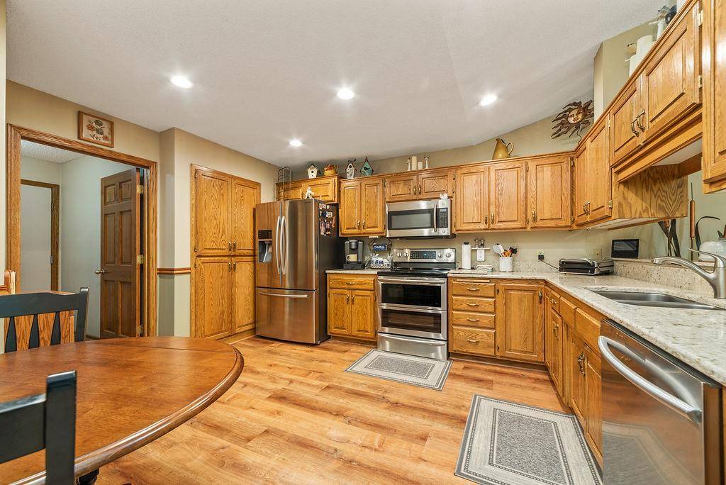 14346 Embassy WAY, Apple Valley, MN 55124