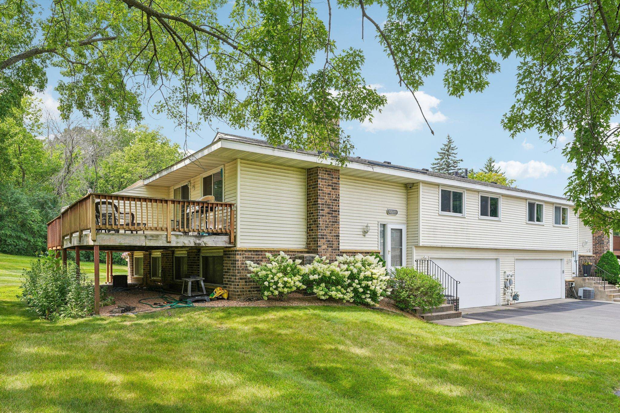 12311 Oak Leaf CT, Burnsville, MN 55337