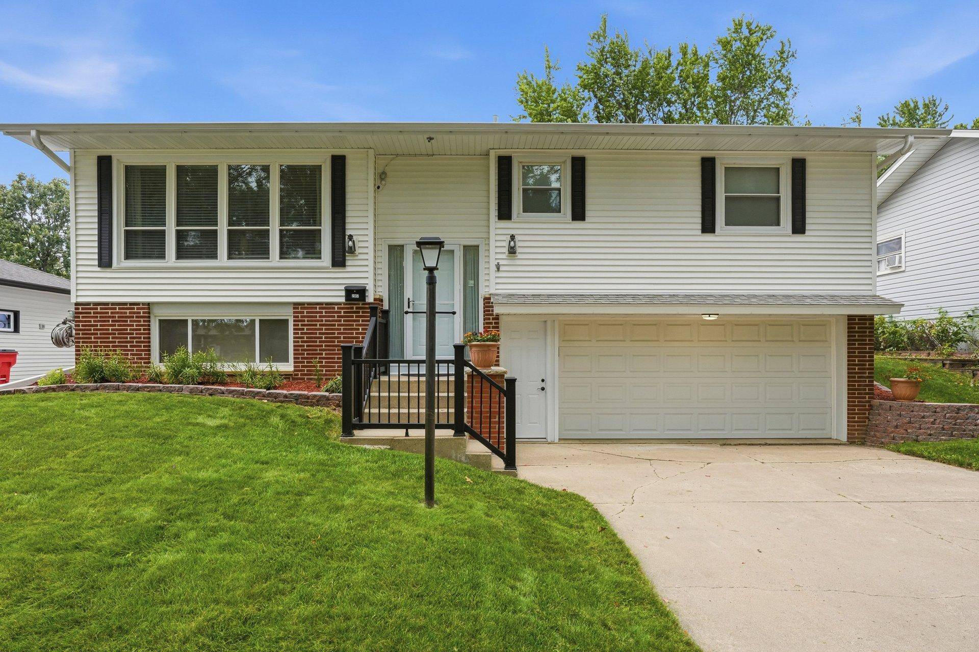 2307 17 1/2 ST NW, Rochester, MN 55901