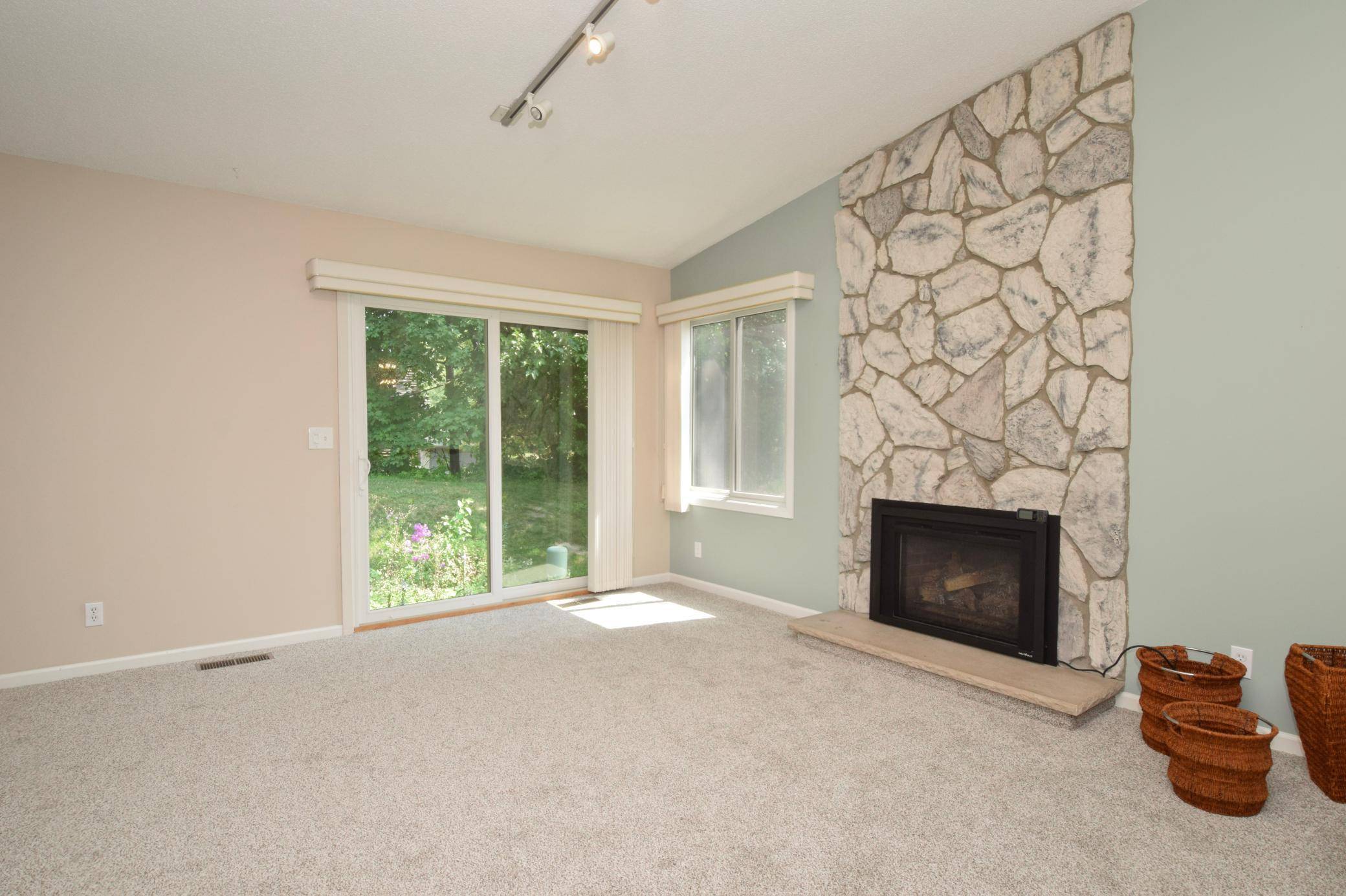4406 Arden View CT, Arden Hills, MN 55112