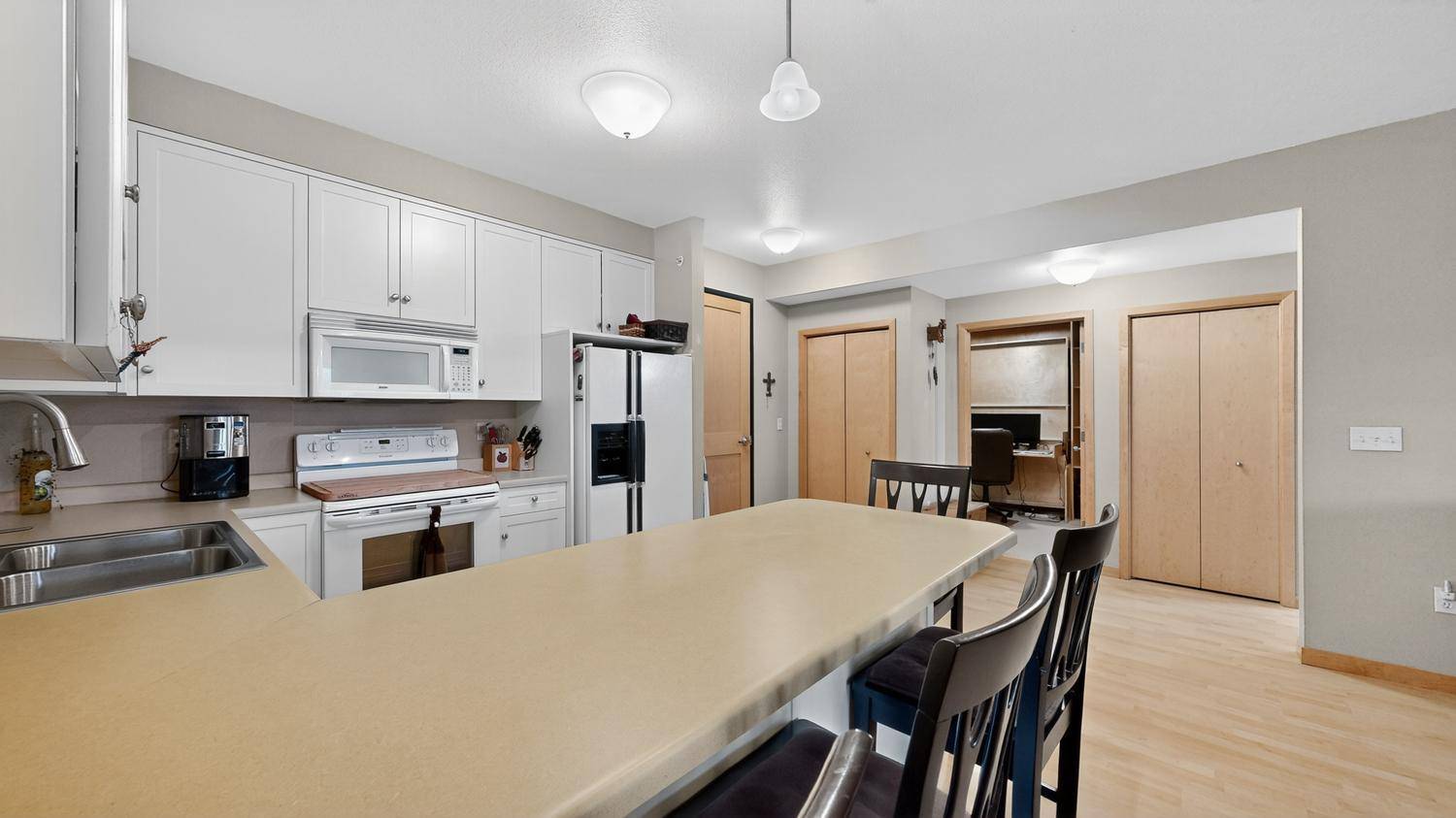1401 N Lakeshore DR #206, Lake City, MN 55041