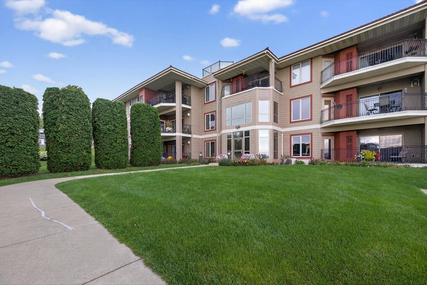 1401 N Lakeshore DR #206, Lake City, MN 55041