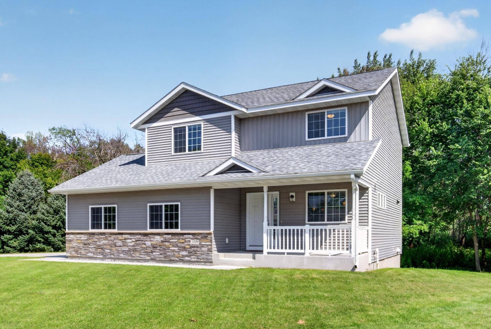 109 Peridot CT, Mankato, MN 56001