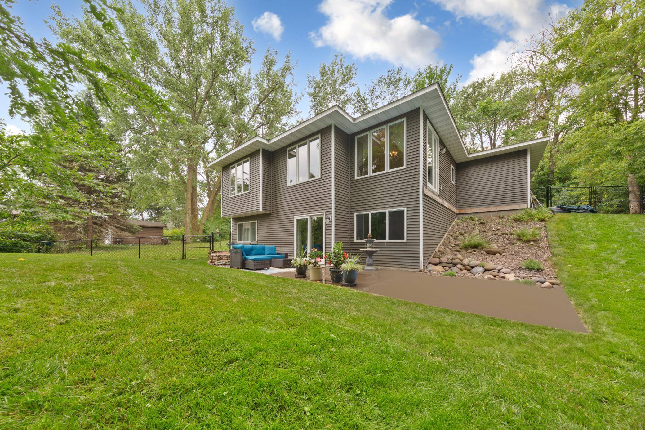 8492 210th ST E, Prior Lake, MN 55372