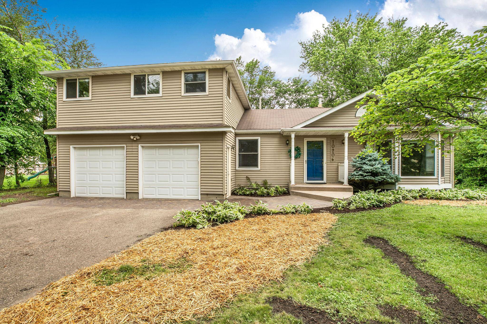 10206 Lakeview DR W, Minnetonka, MN 55305