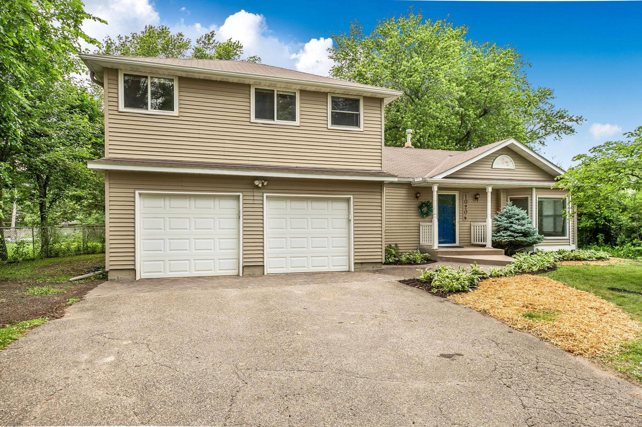 10206 Lakeview DR W, Minnetonka, MN 55305