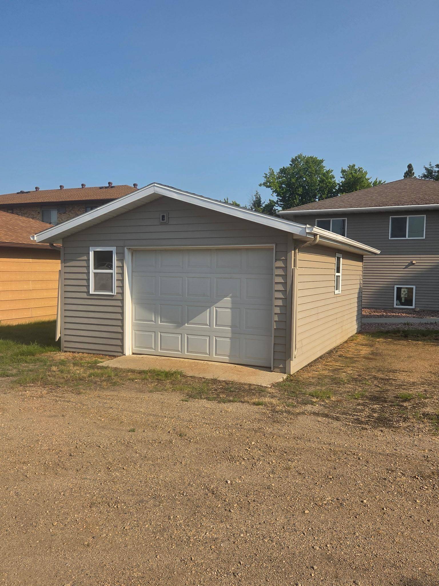 311 4th AVE N, Wahpeton, ND 58075