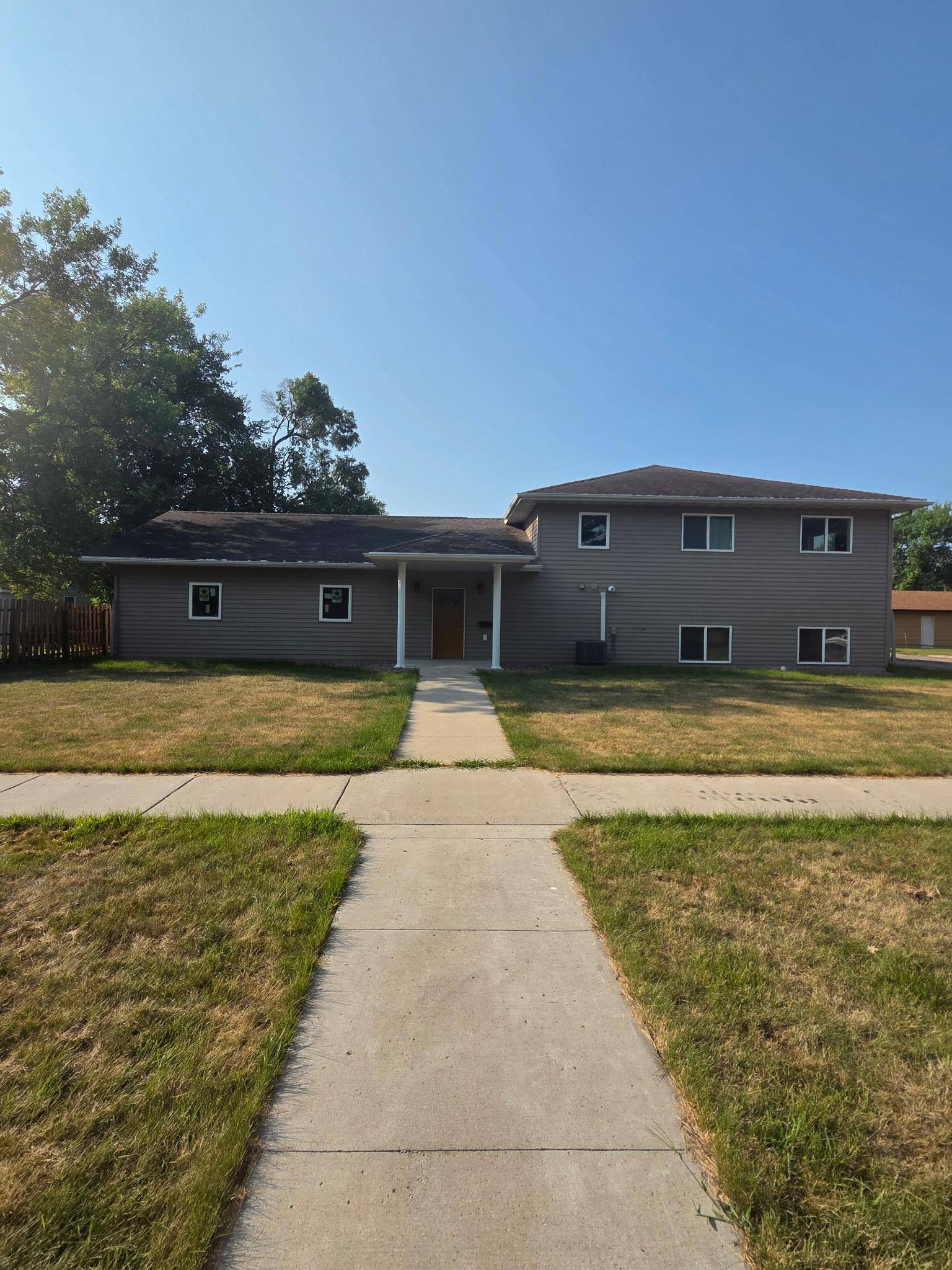 311 4th AVE N, Wahpeton, ND 58075